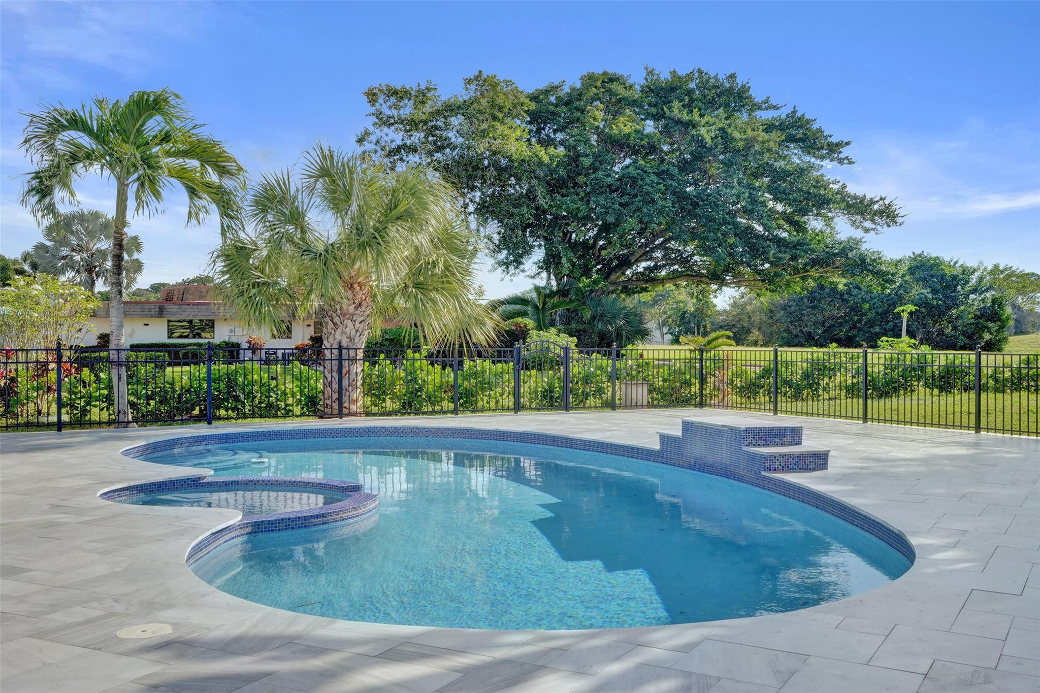 5903 Breadfruit Cir