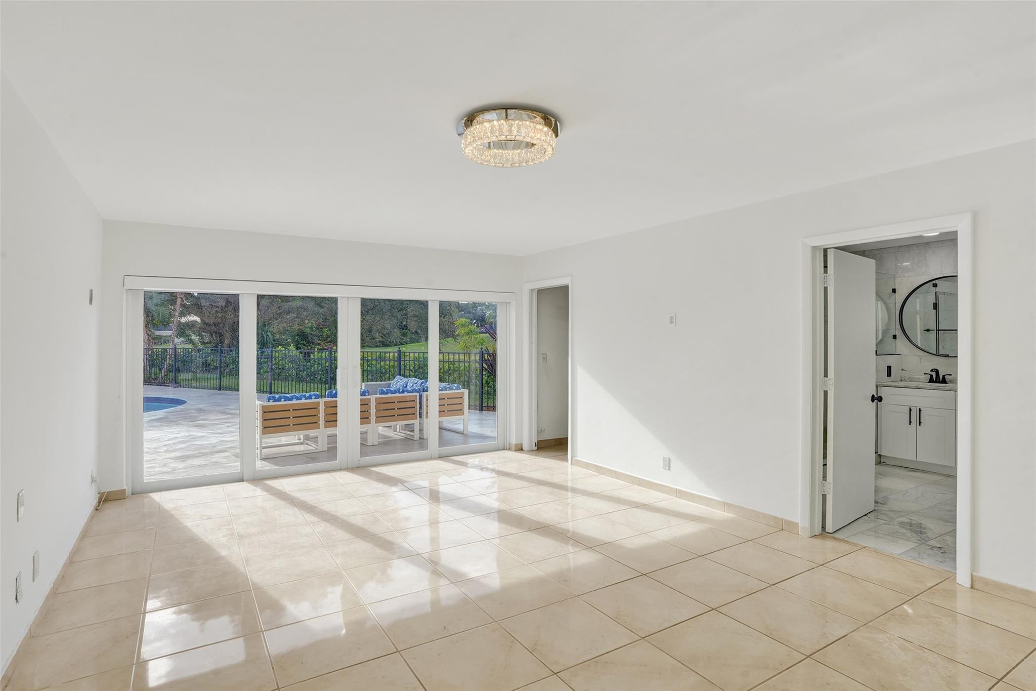 5903 Breadfruit Cir