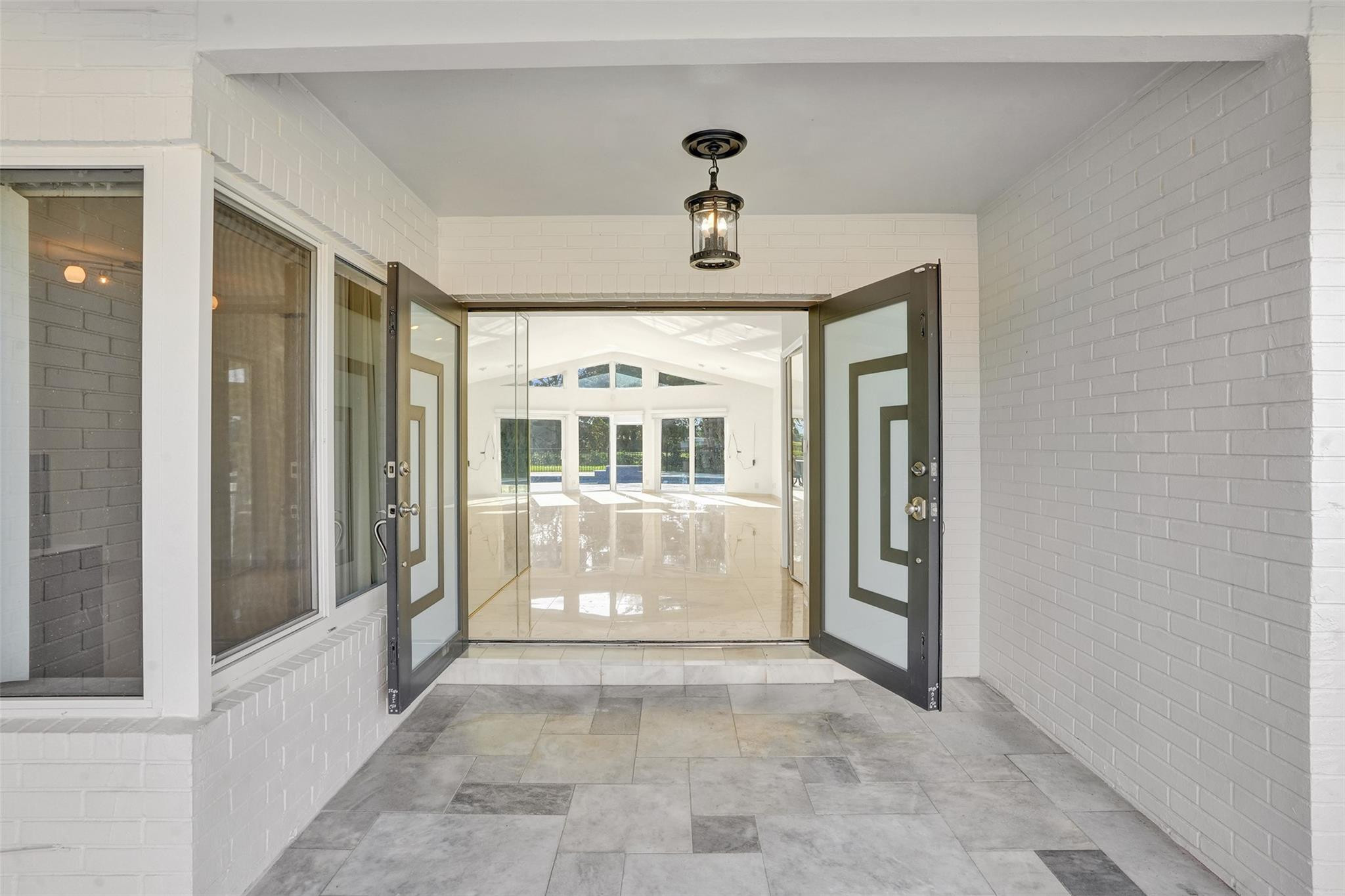 5903 Breadfruit Cir
