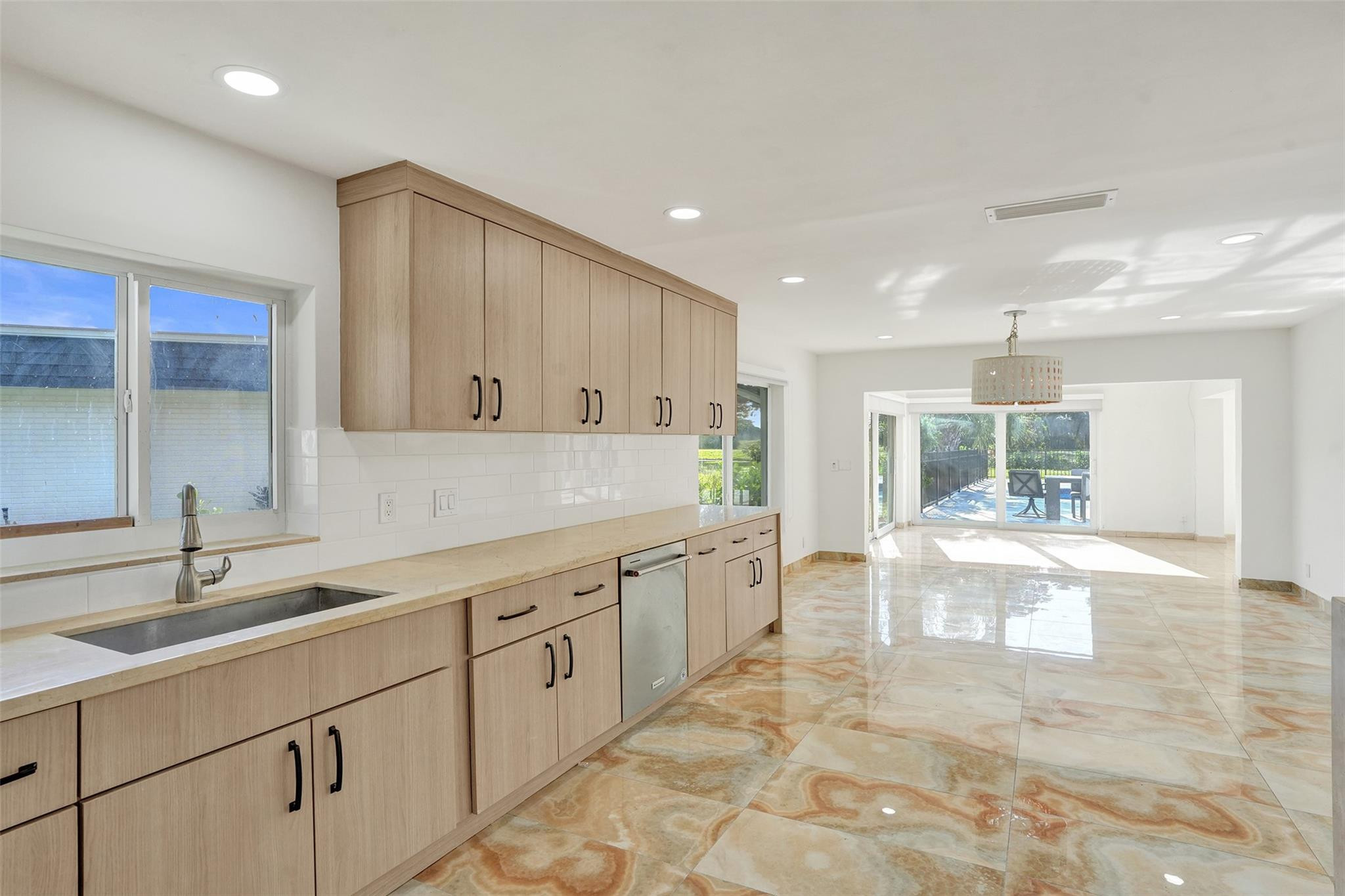 5903 Breadfruit Cir