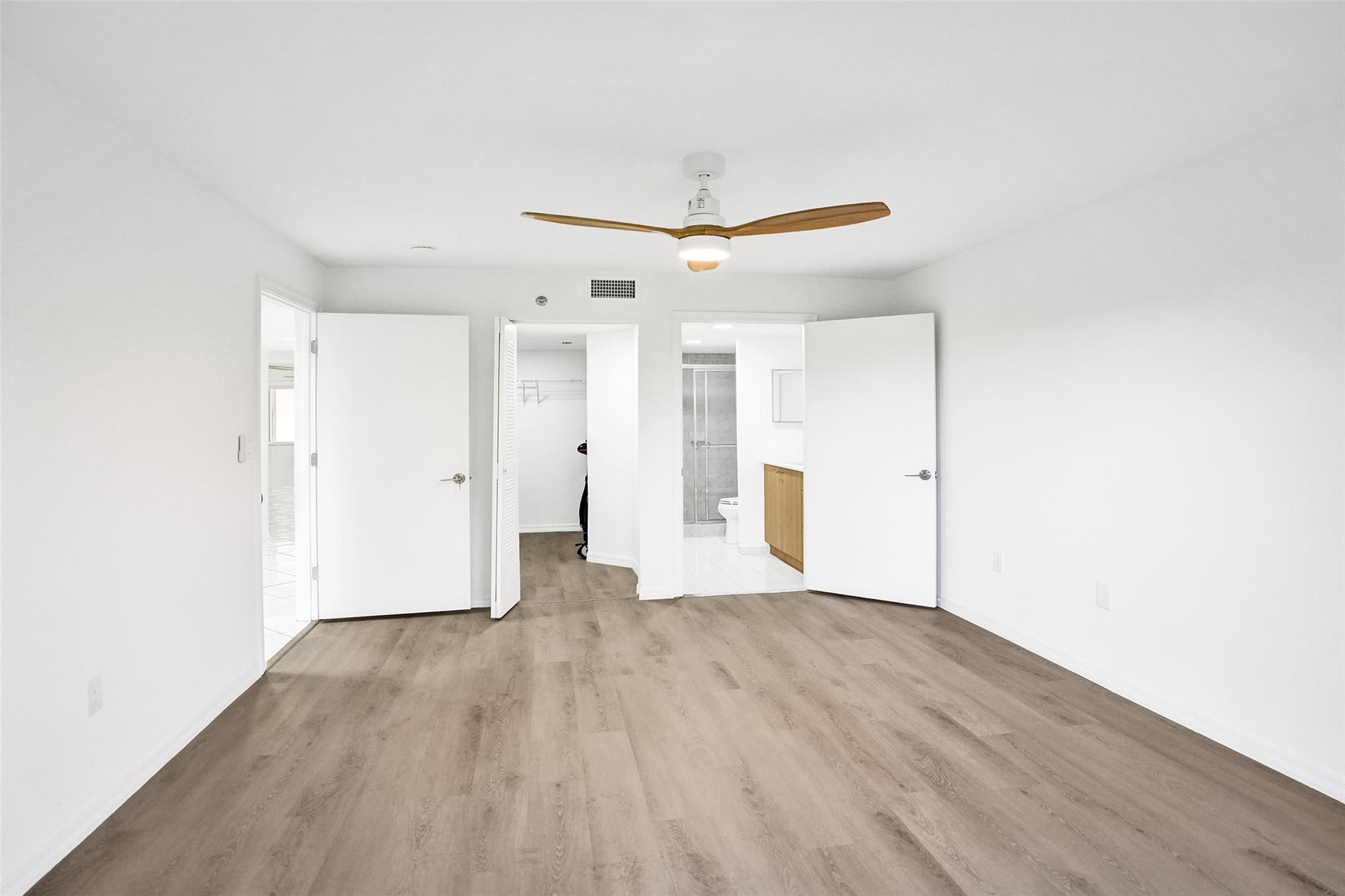 9470 Tangerine Pl 404