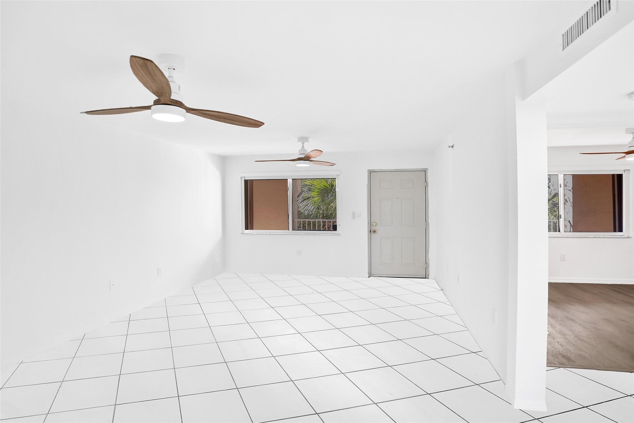 9470 Tangerine Pl 404