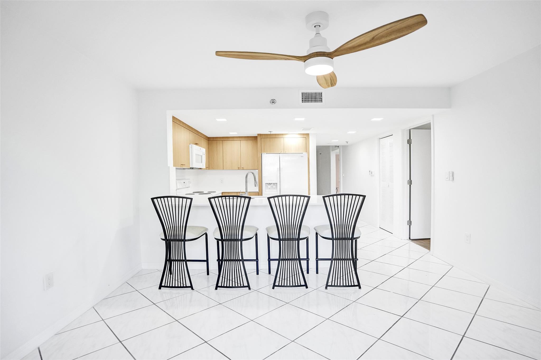 9470 Tangerine Pl 404