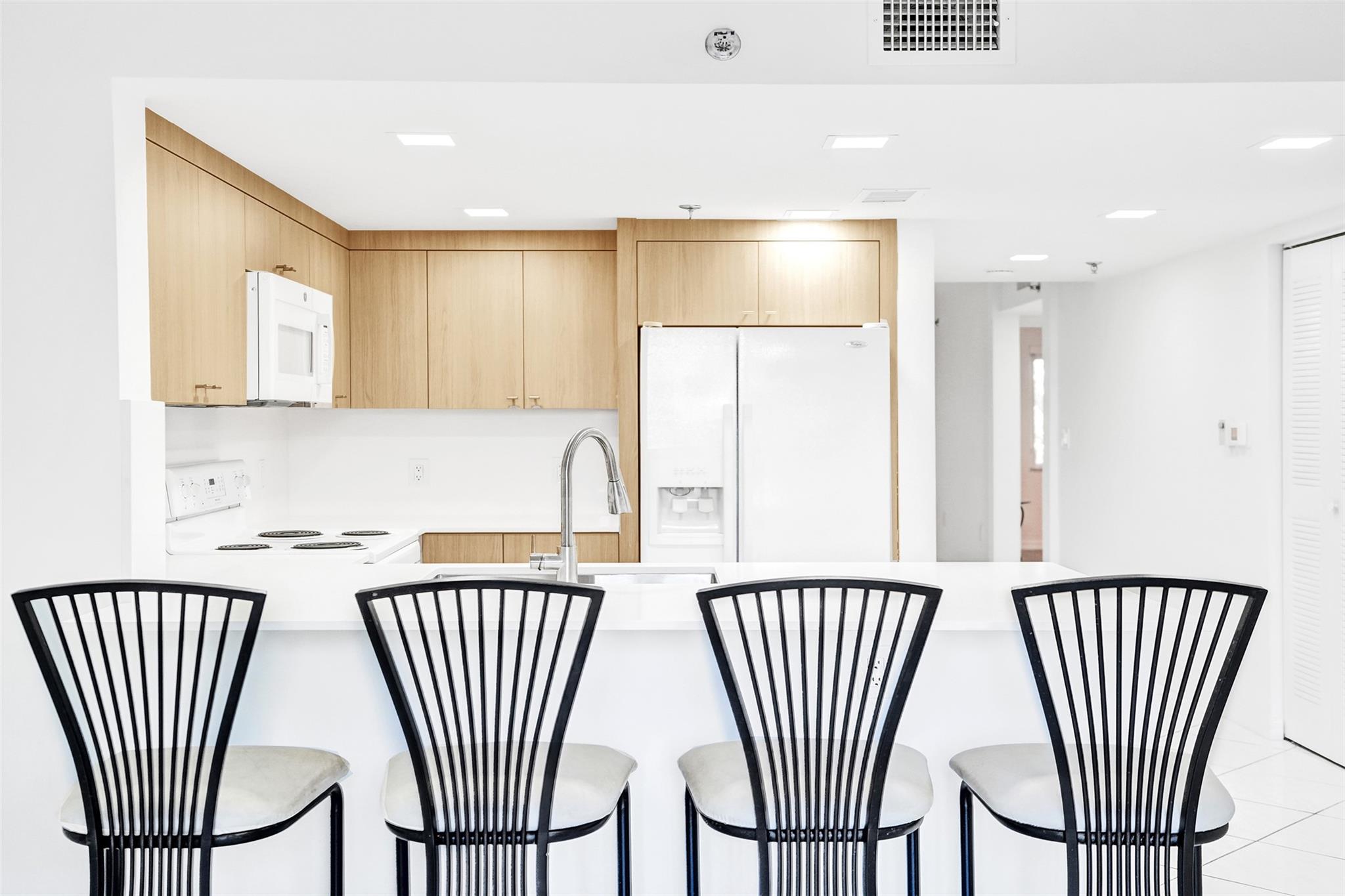 9470 Tangerine Pl 404