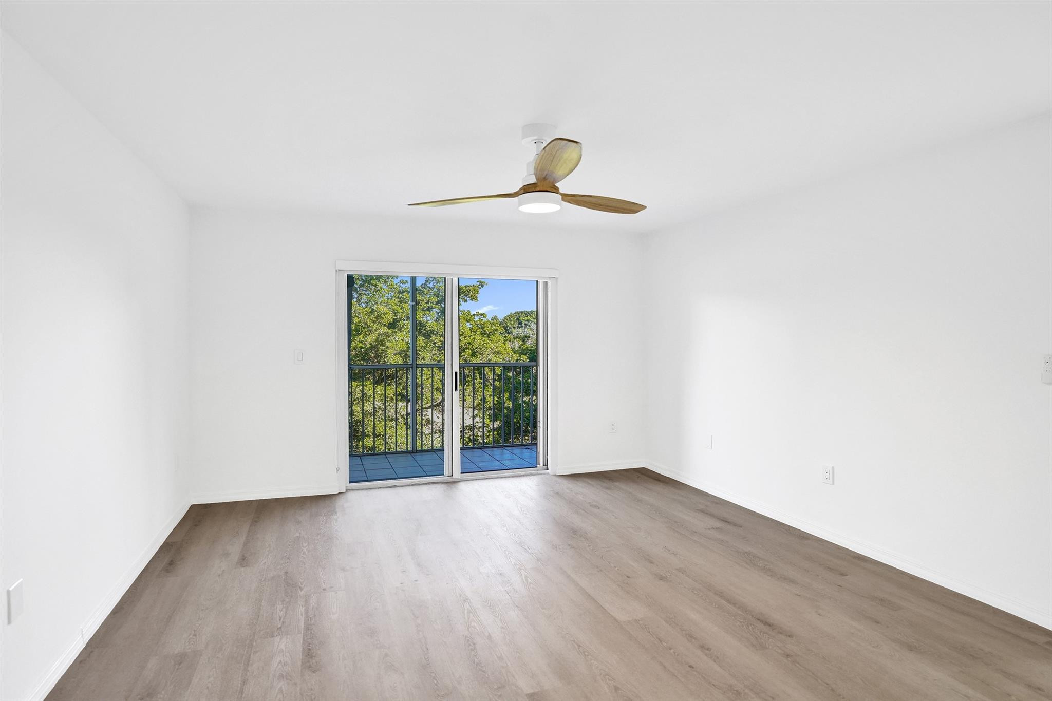 9470 Tangerine Pl 404