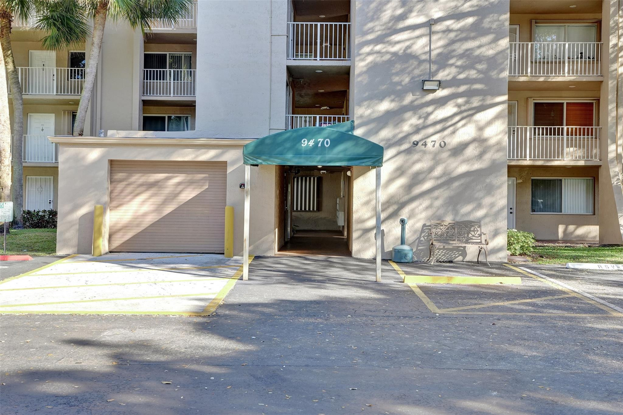 9470 Tangerine Pl 404