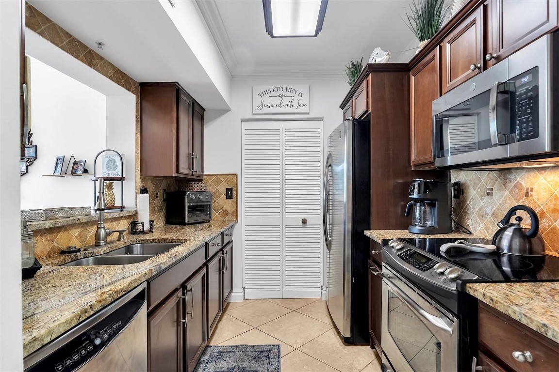 3020 NE 32nd Ave 406