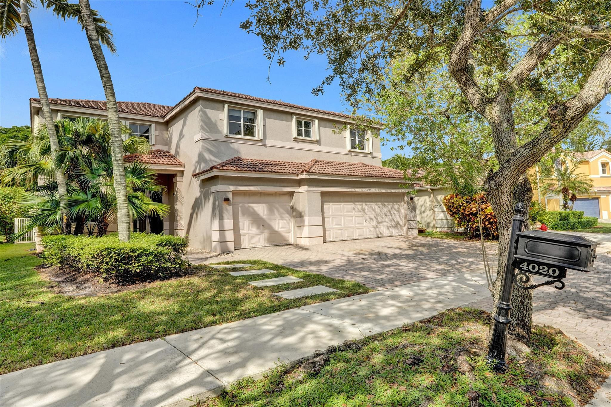 4020 Staghorn Lane, Weston