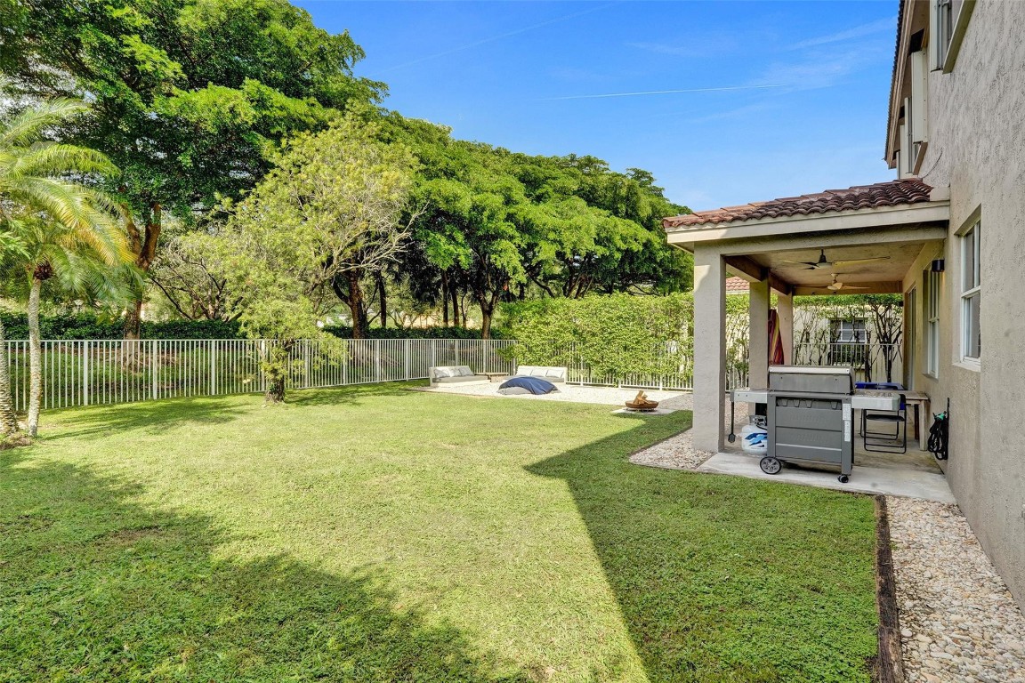 4020 Staghorn Lane, Weston