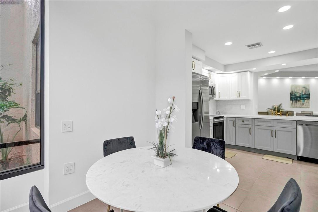 7484 La Paz Boulevard 101