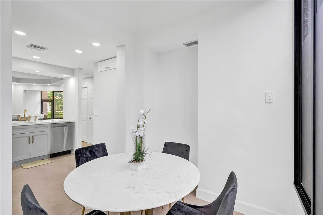 7484 La Paz Boulevard 101