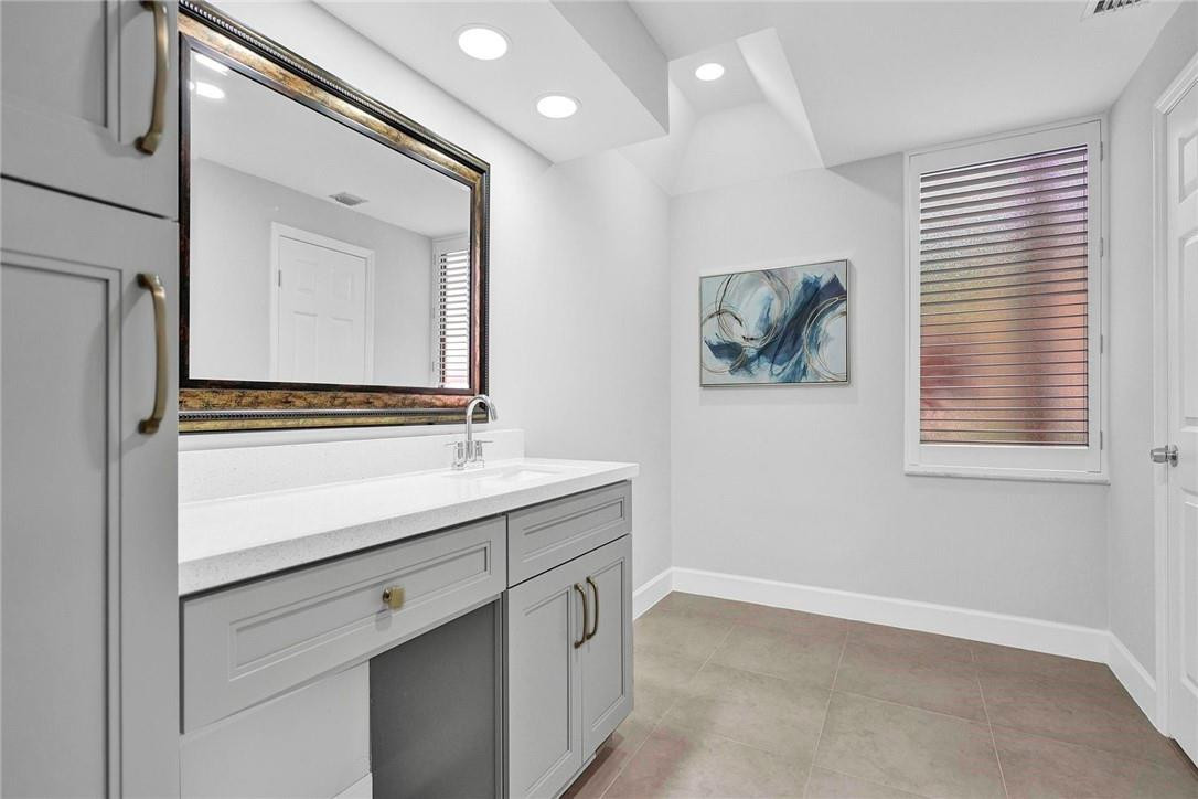 7484 La Paz Boulevard 101