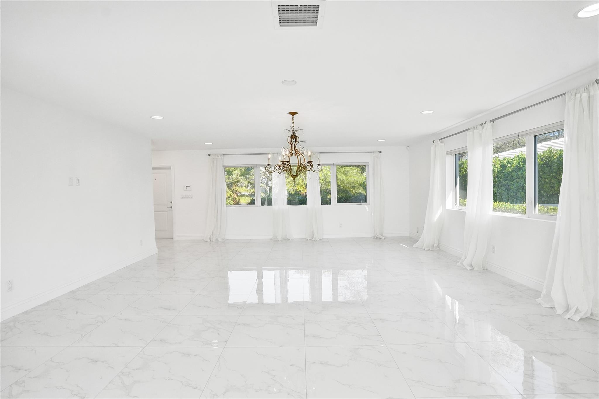 26 Cayuga Road