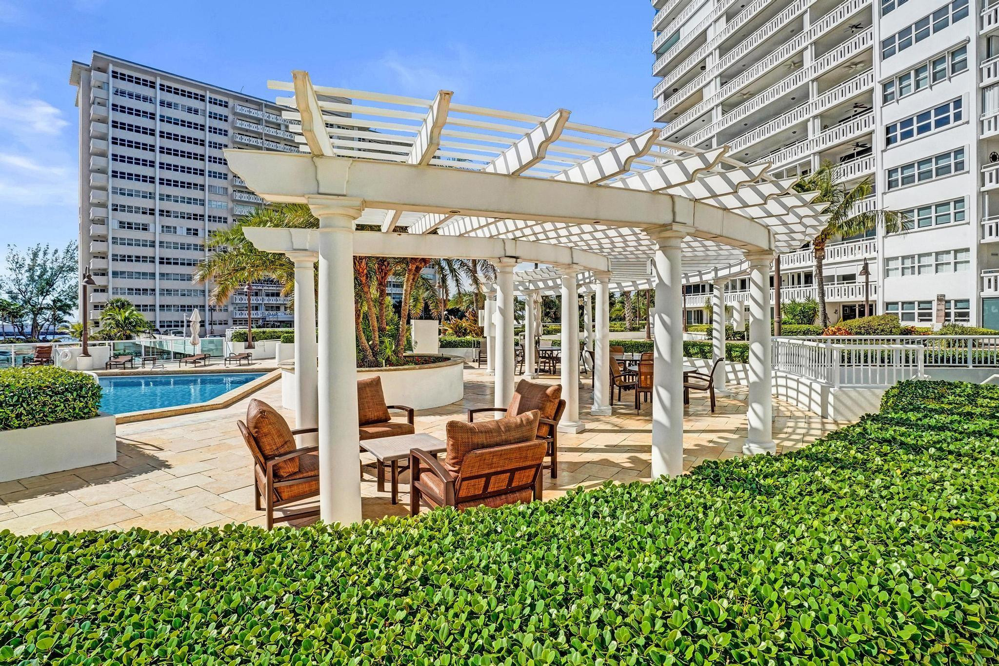 2000 S Ocean Drive 305