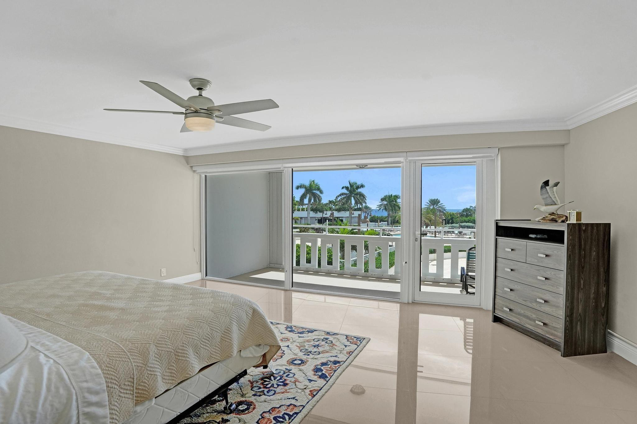 2000 S Ocean Drive 305