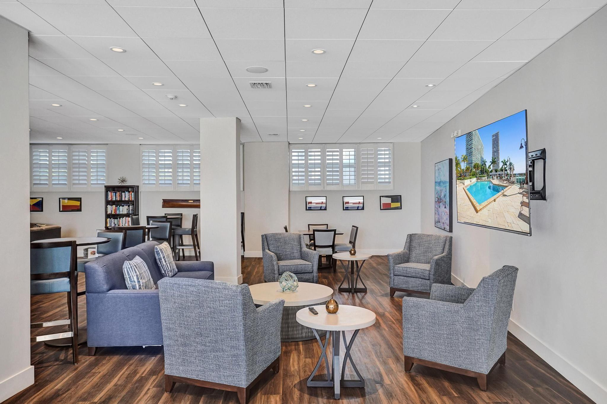 2000 S Ocean Drive 305