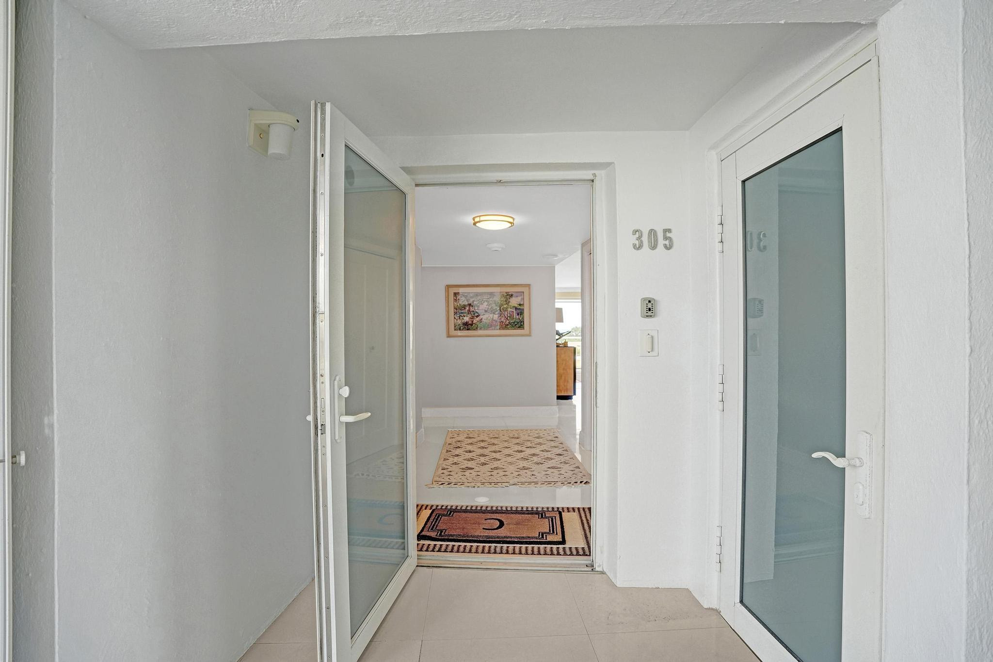 2000 S Ocean Drive 305