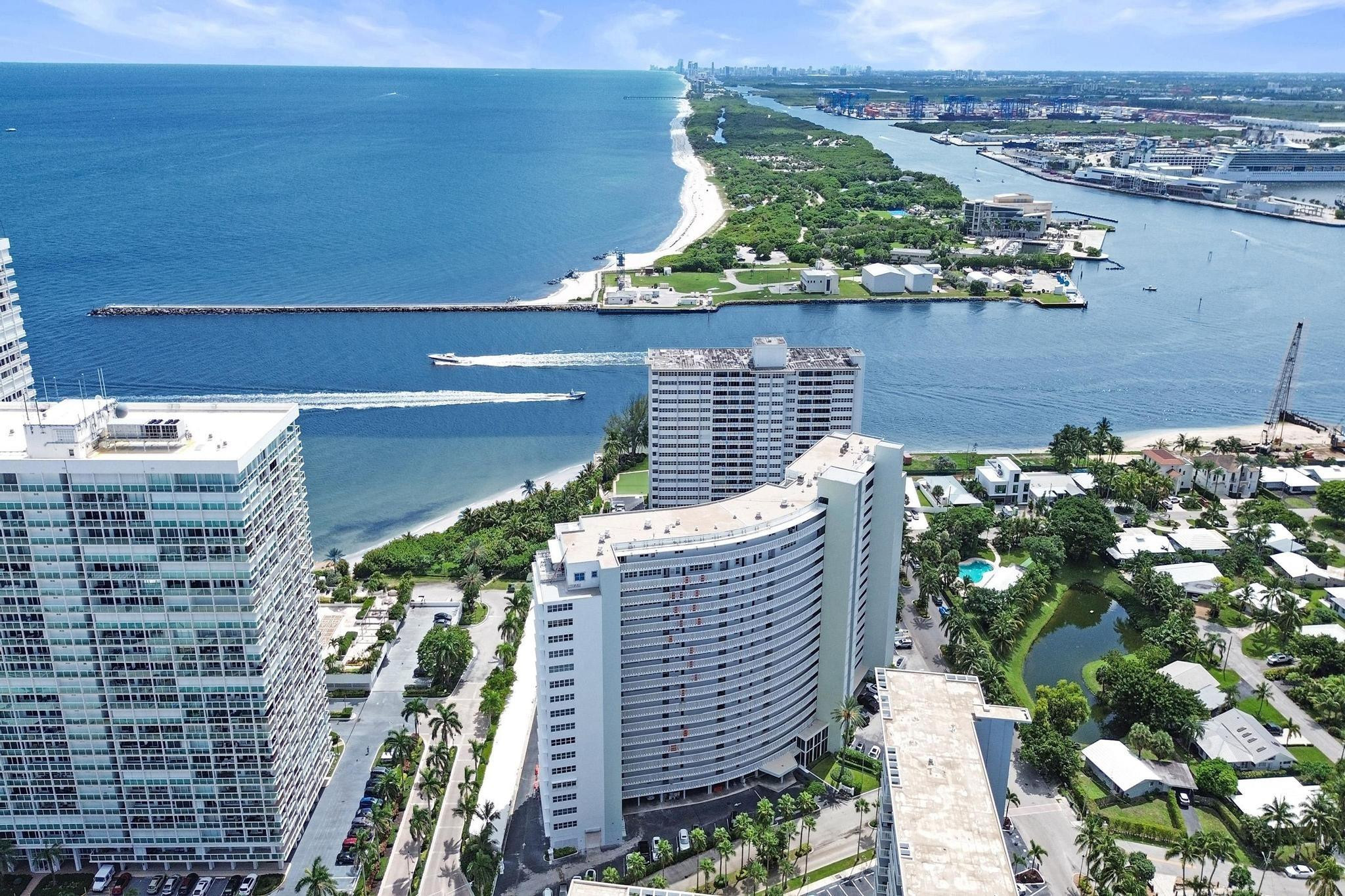 2000 S Ocean Drive 305