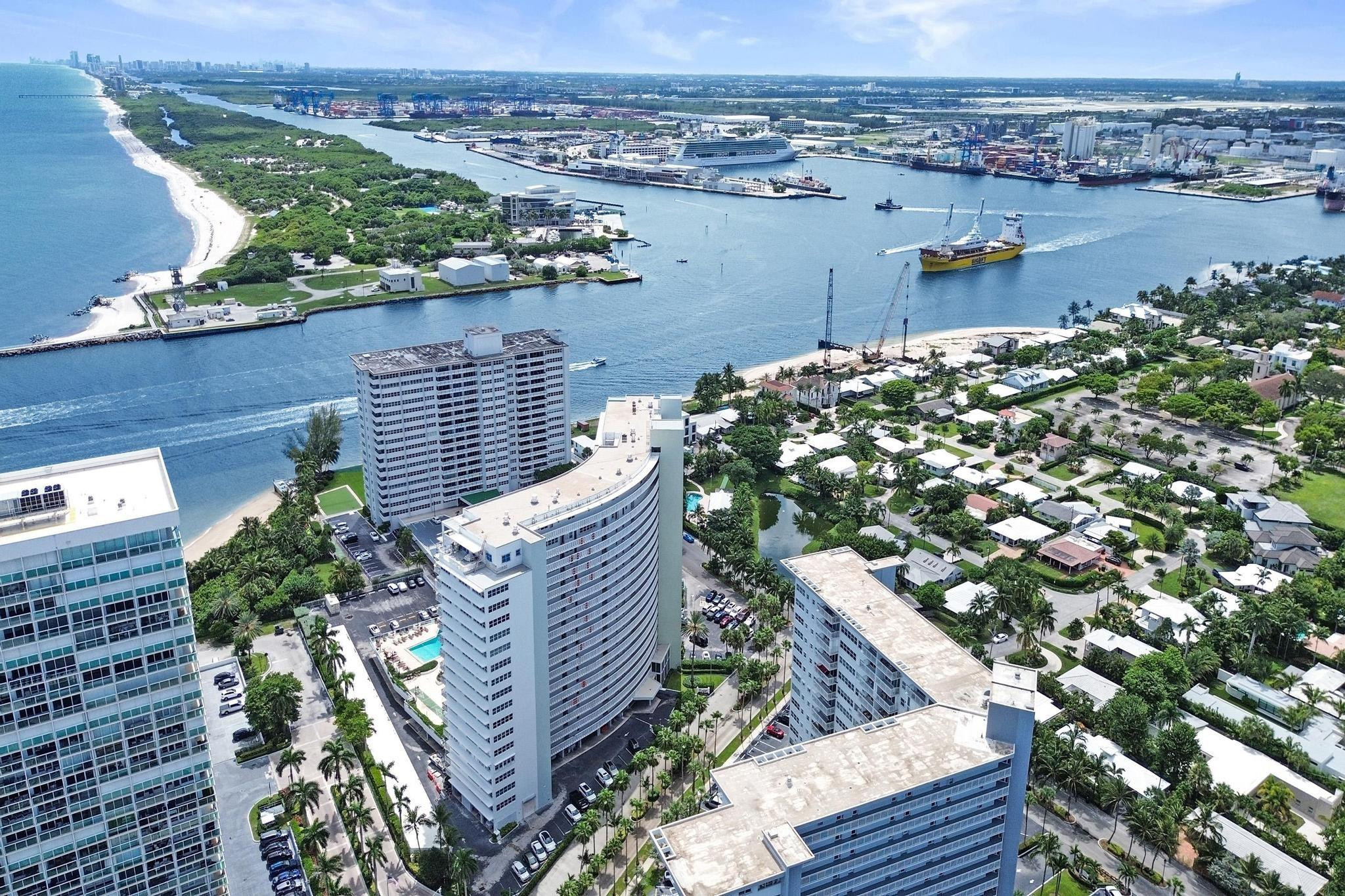 2000 S Ocean Drive 305