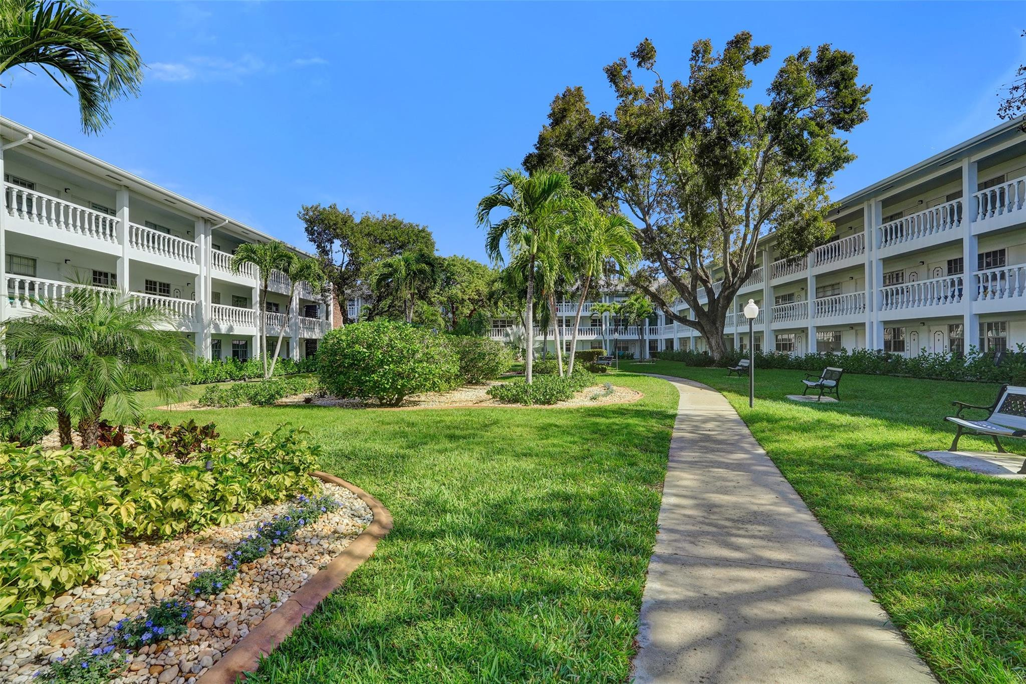 5208 NE 24th Terrace F118