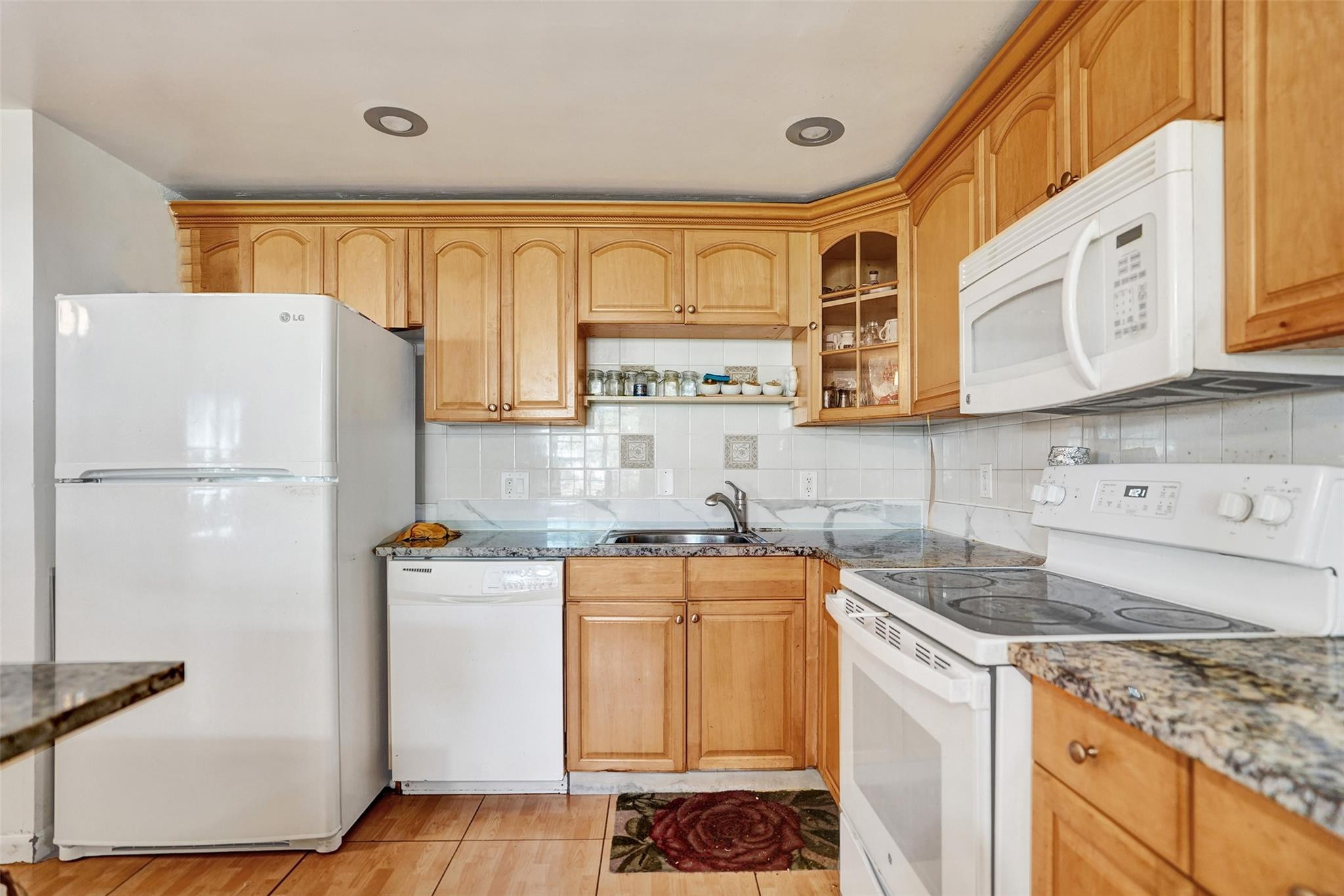 5208 NE 24th Terrace F118