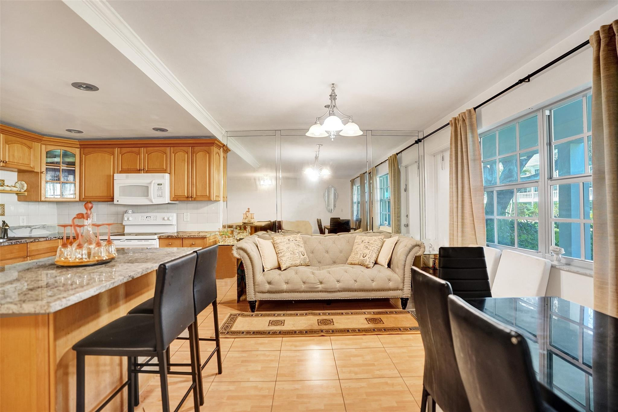 5208 NE 24th Terrace F118