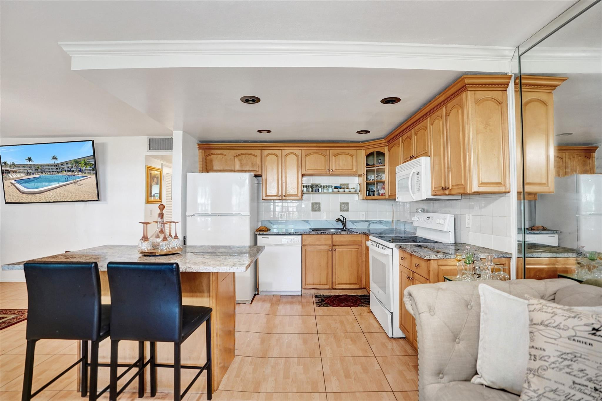 5208 NE 24th Terrace F118