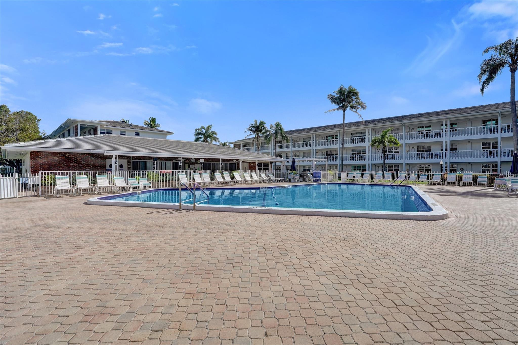 5208 NE 24th Terrace F118