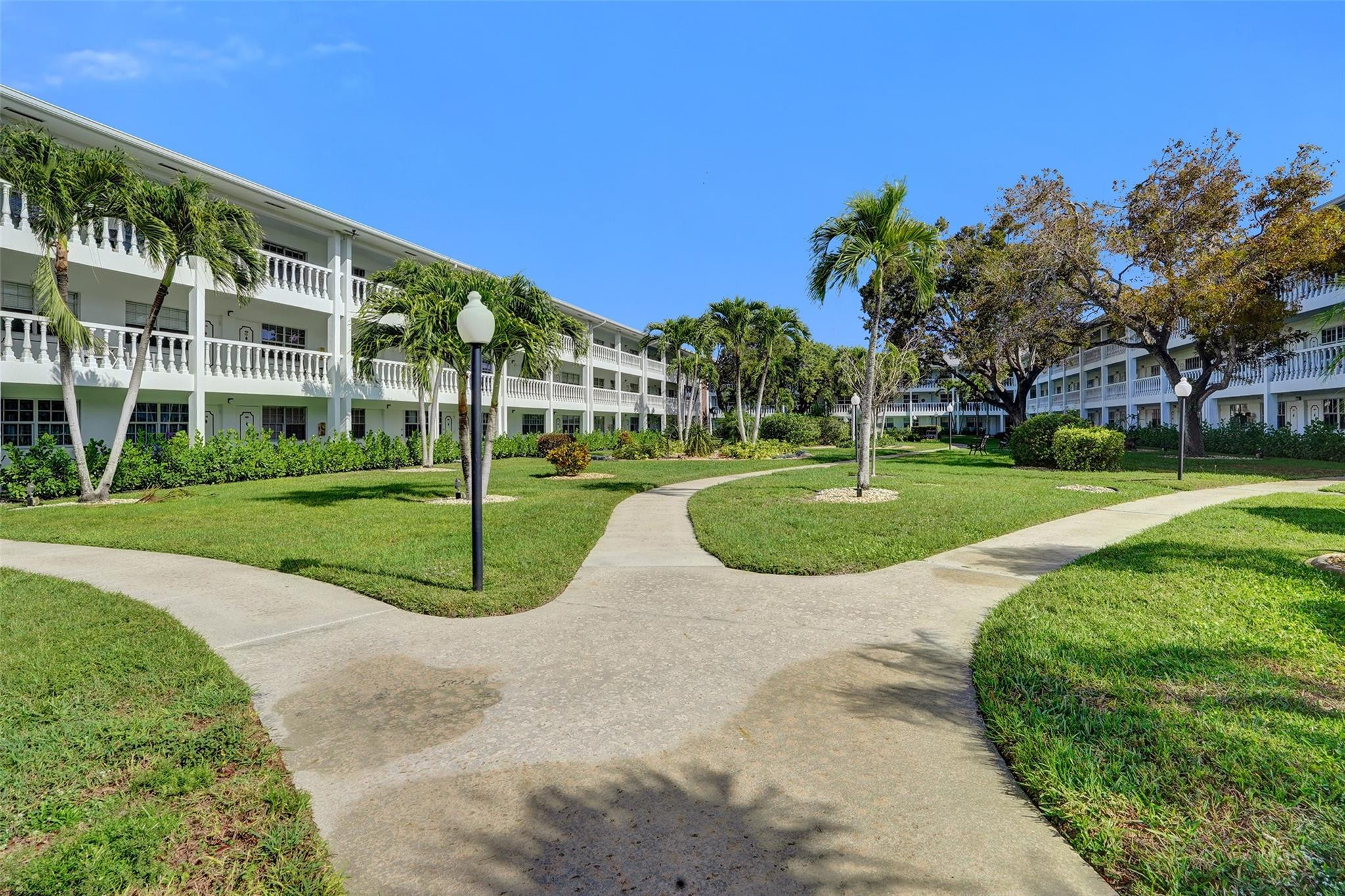5208 NE 24th Terrace F118