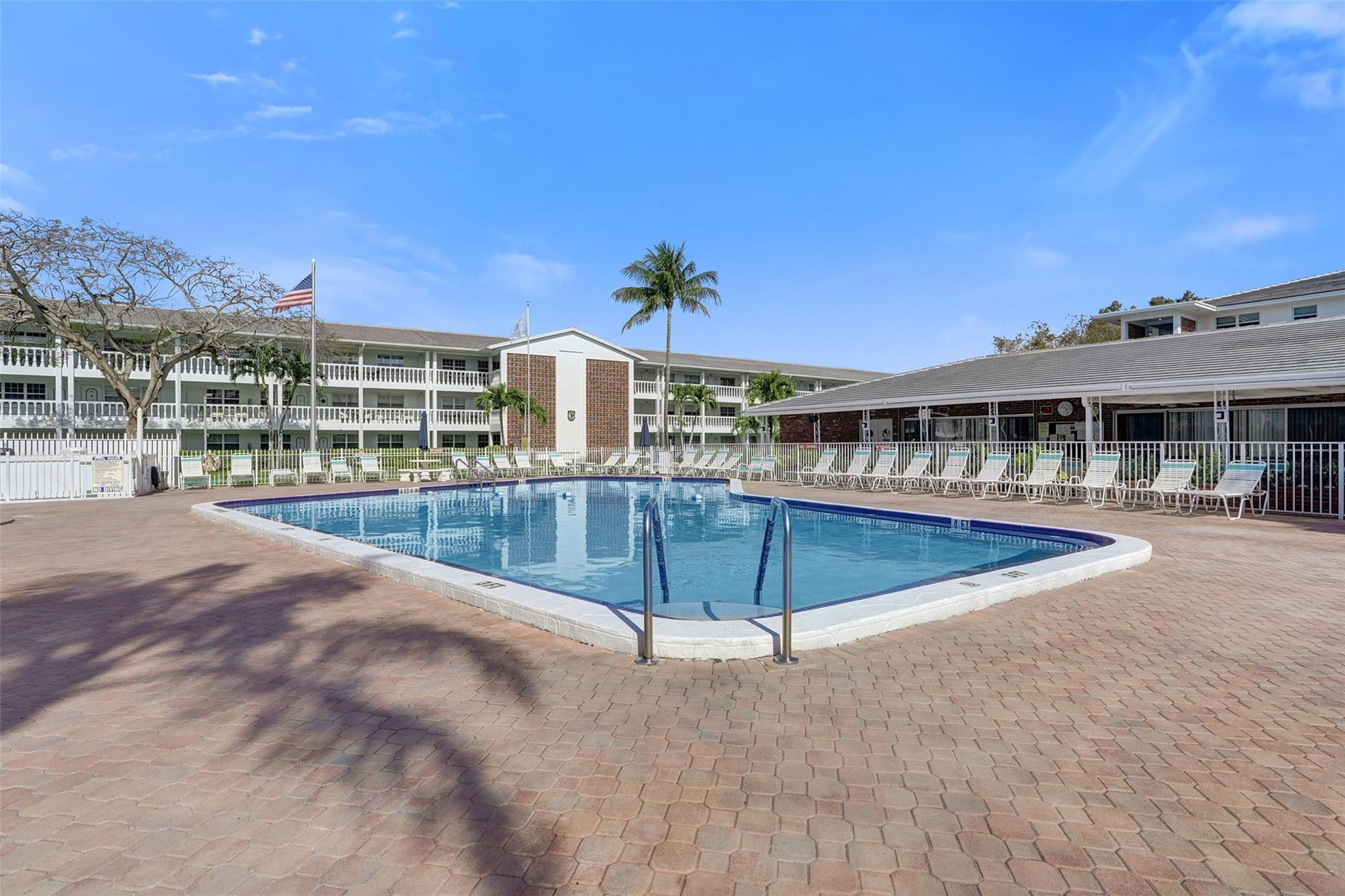 5208 NE 24th Terrace F118