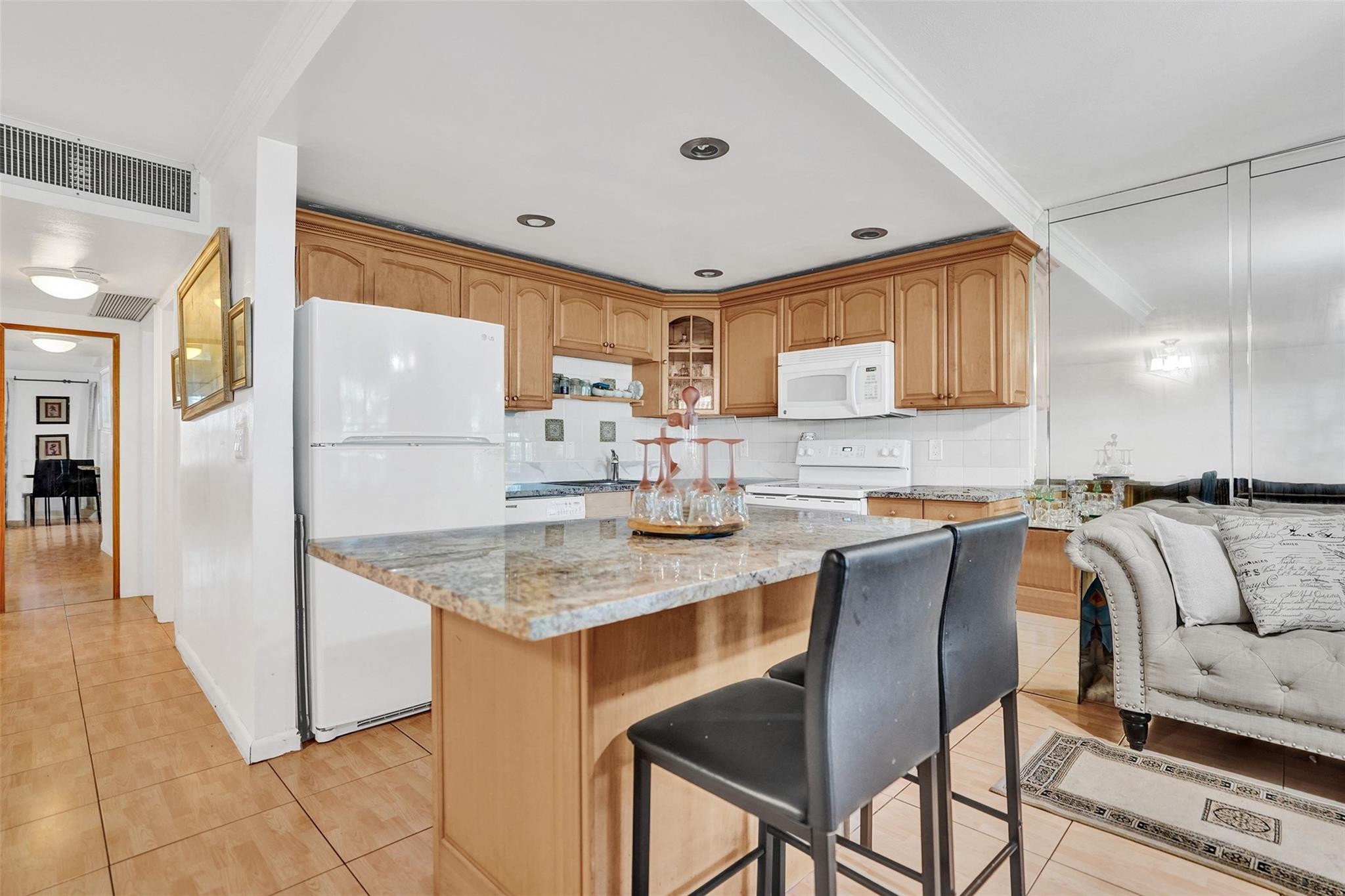 5208 NE 24th Terrace F118