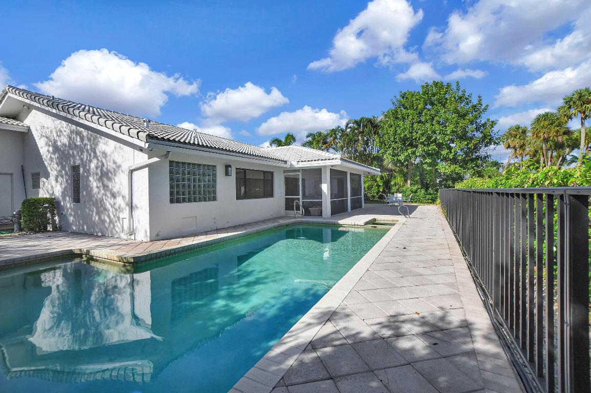 16802 Rose Apple Drive W