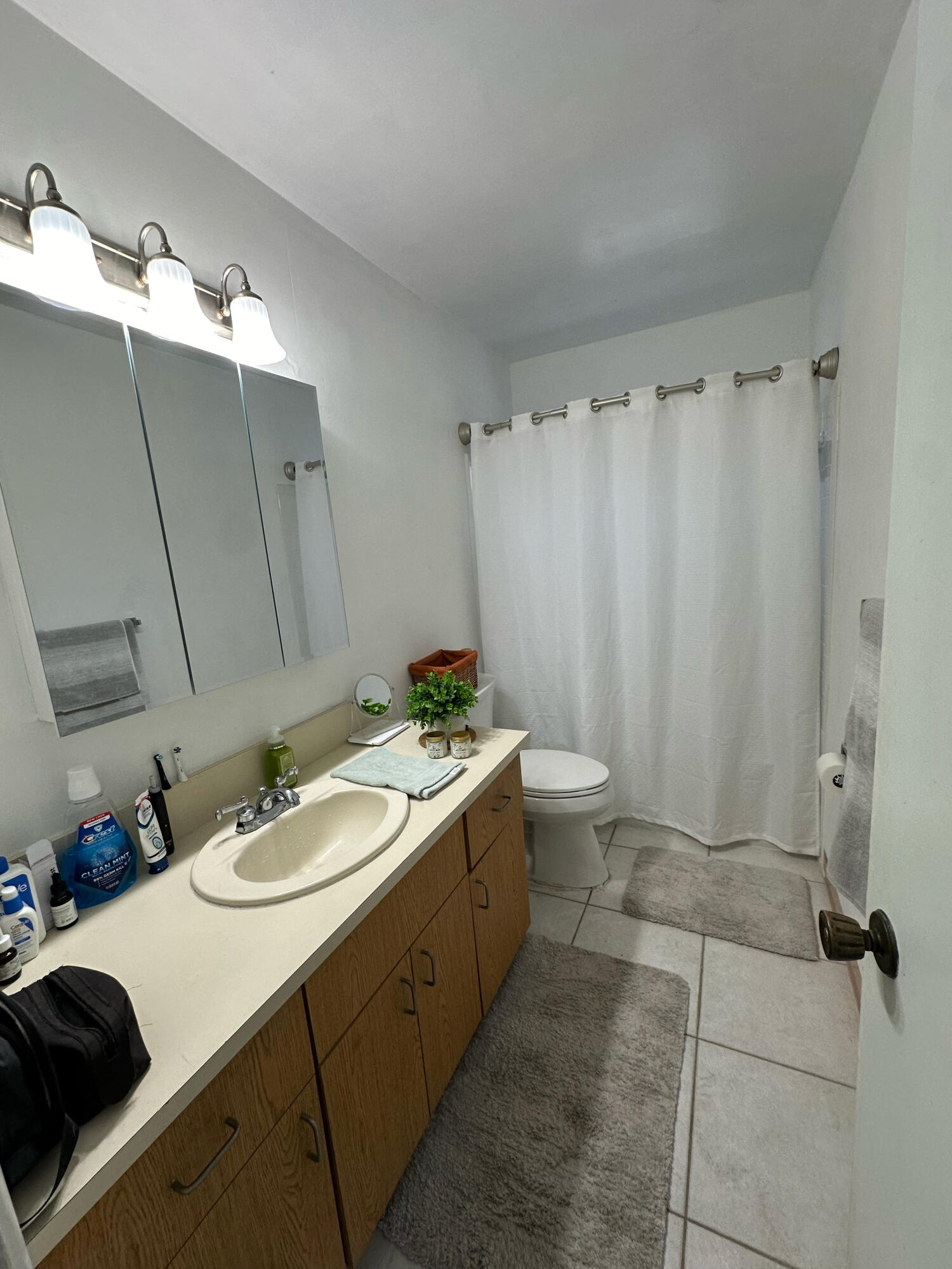2180 NE 44th Street