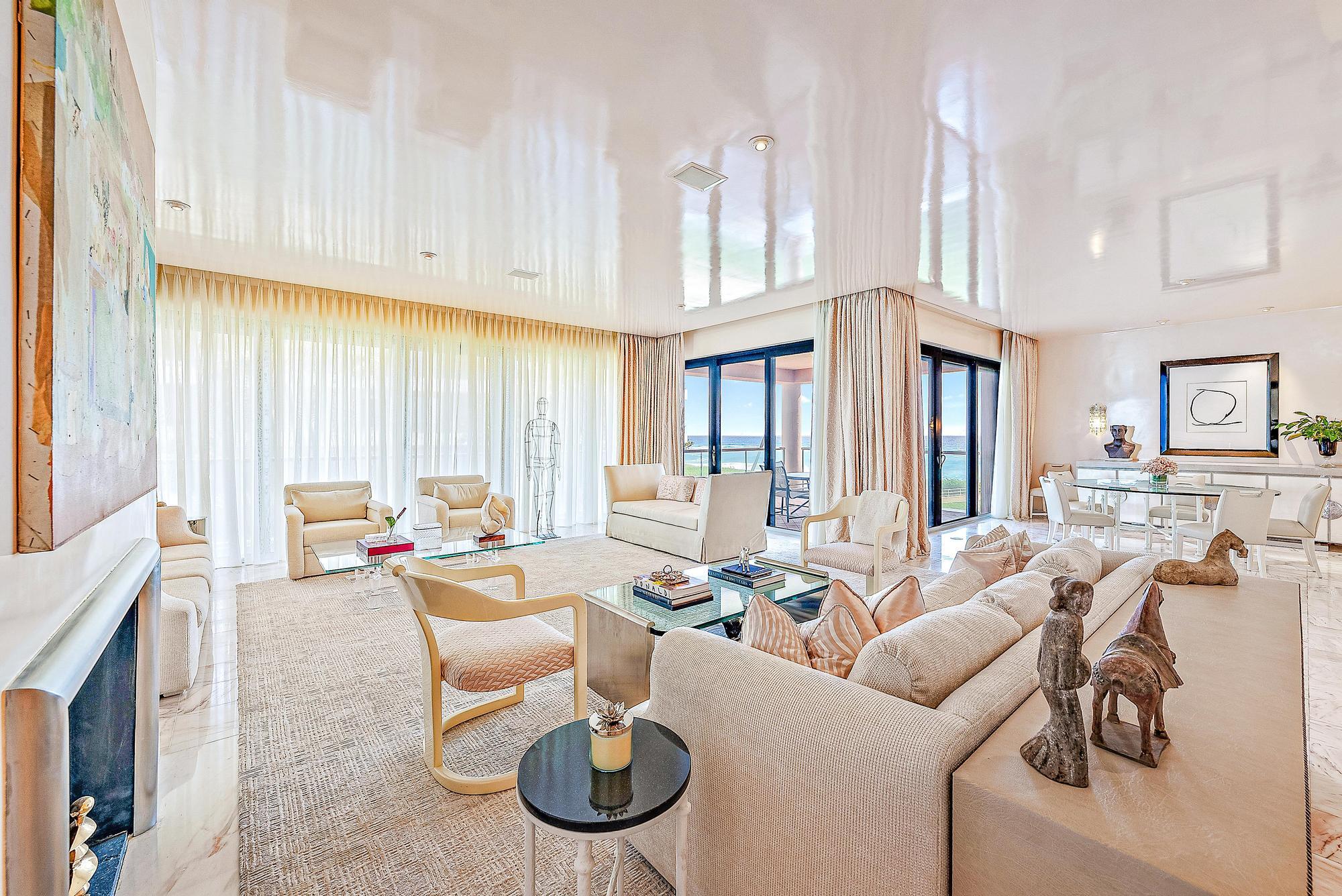 2 N Breakers Row N21
