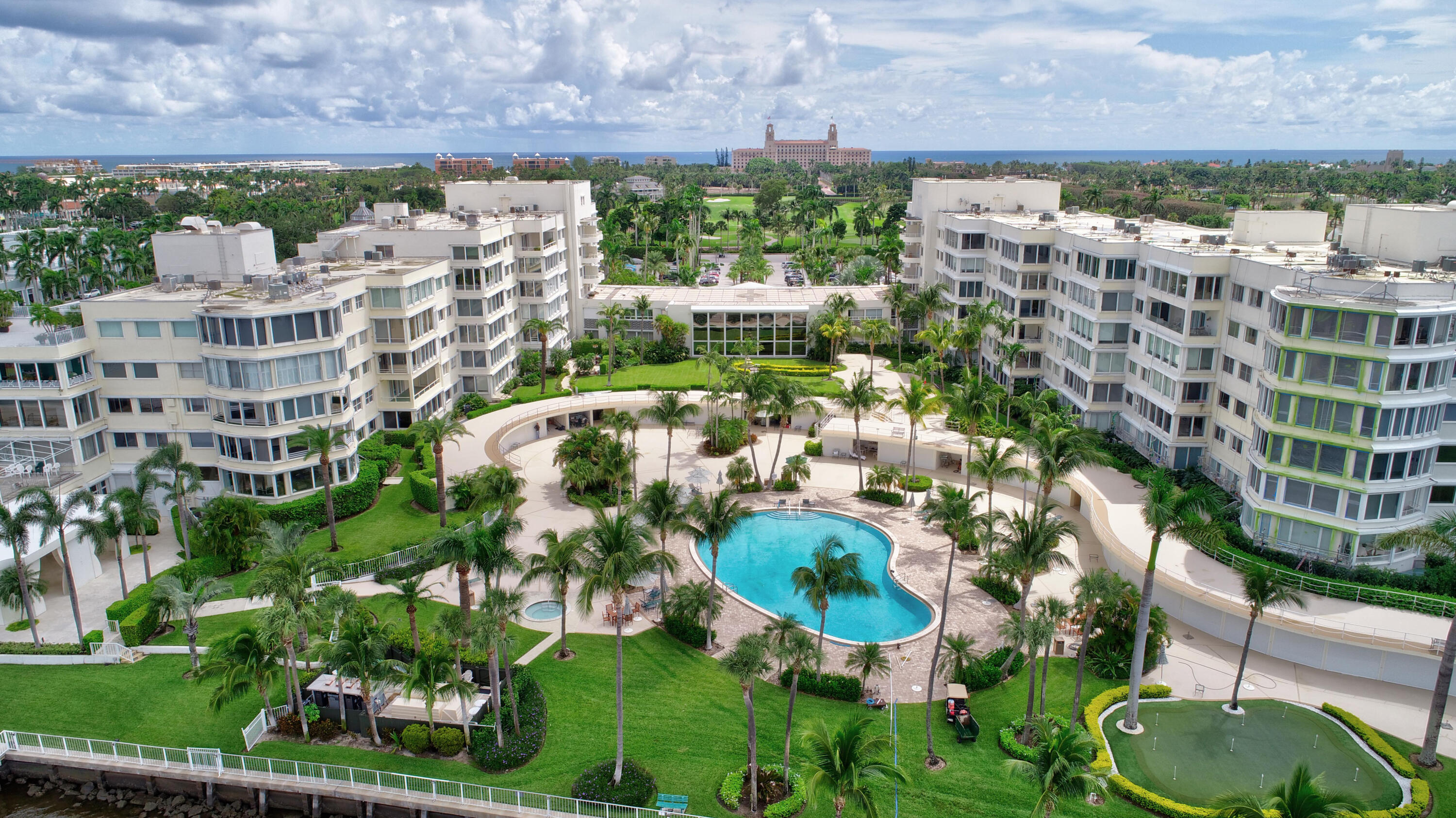 44 Cocoanut Row 315a/316a