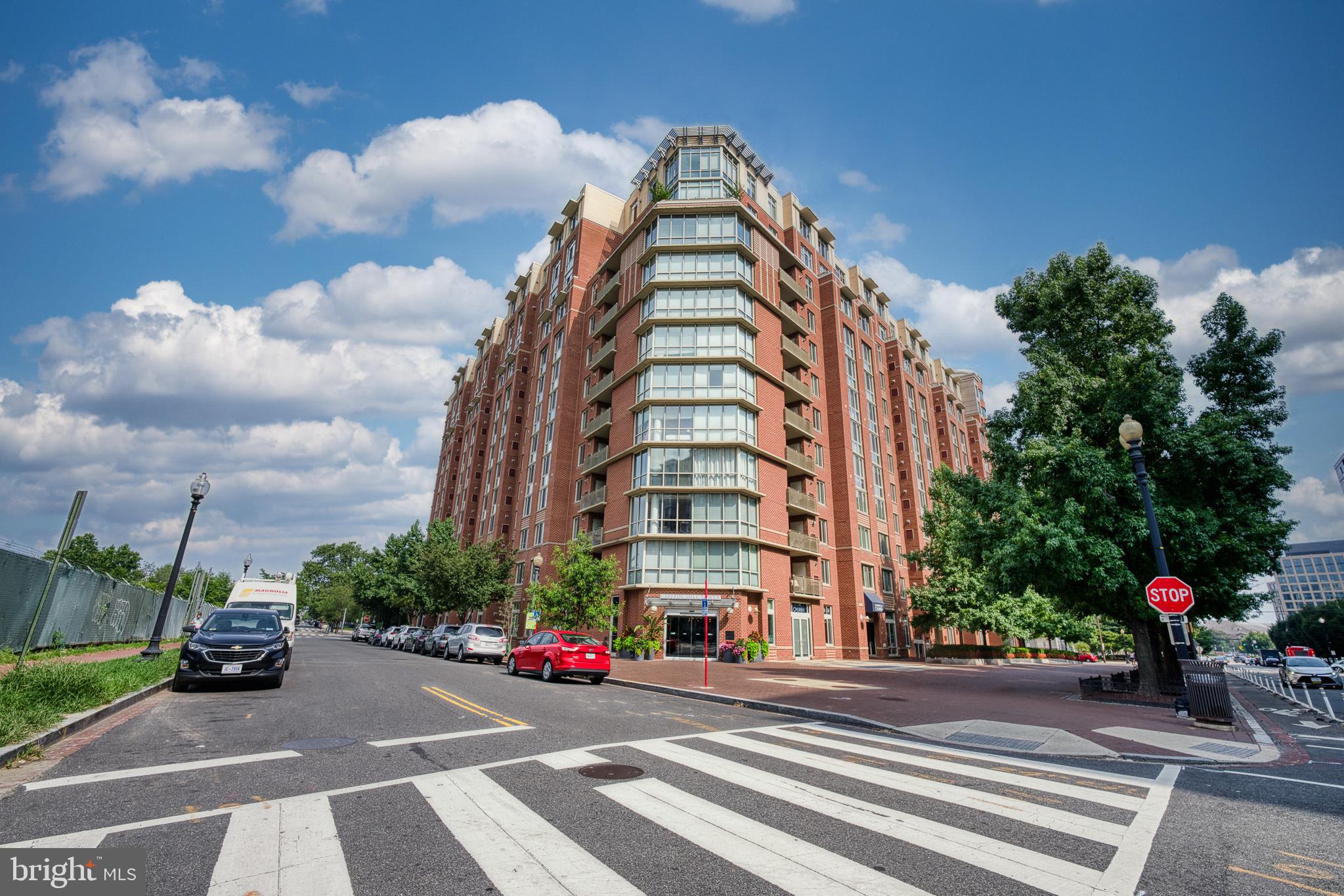 1000 NEW JERSEY AVENUE SE Unit: 916