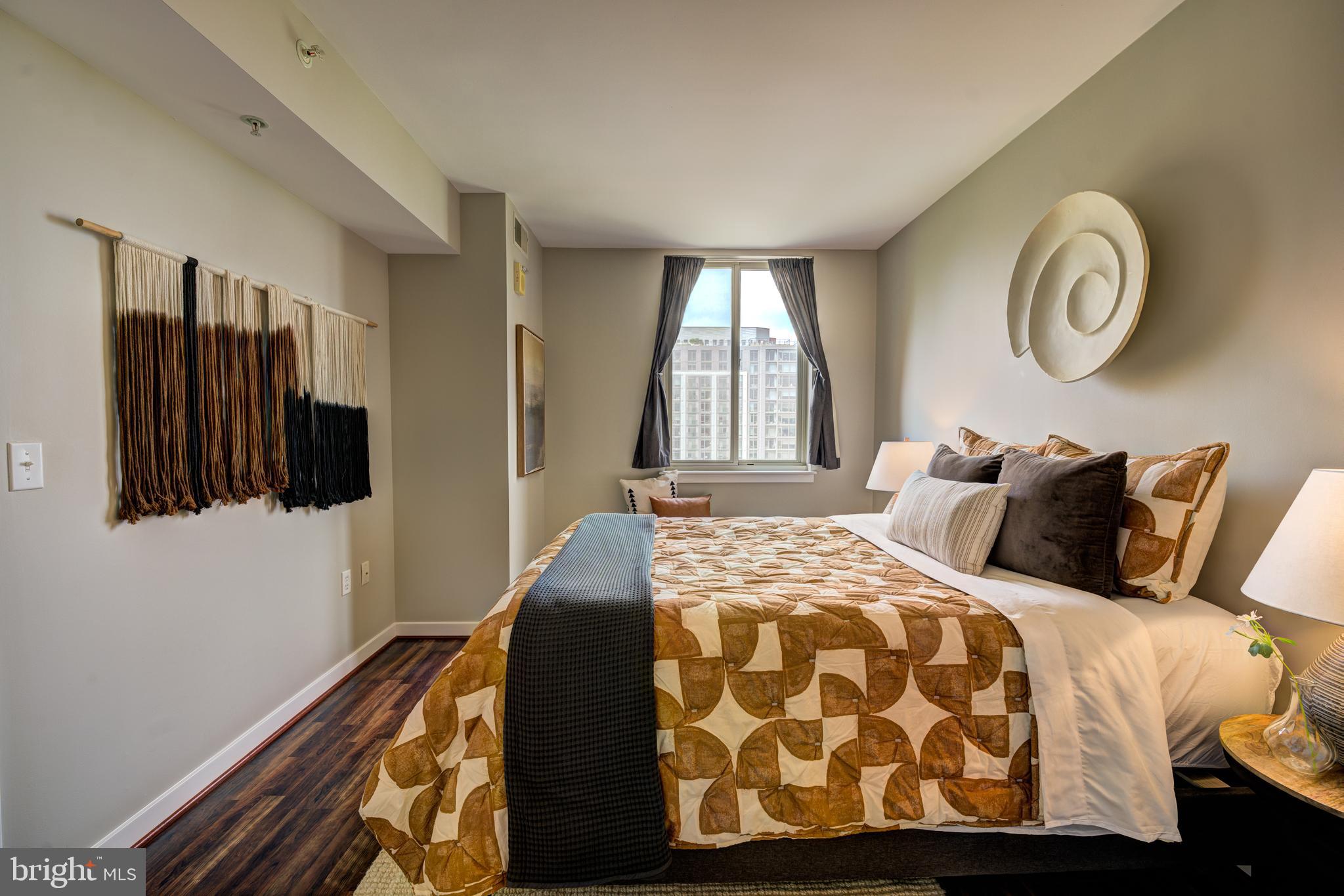 1000 NEW JERSEY AVENUE SE Unit: 916