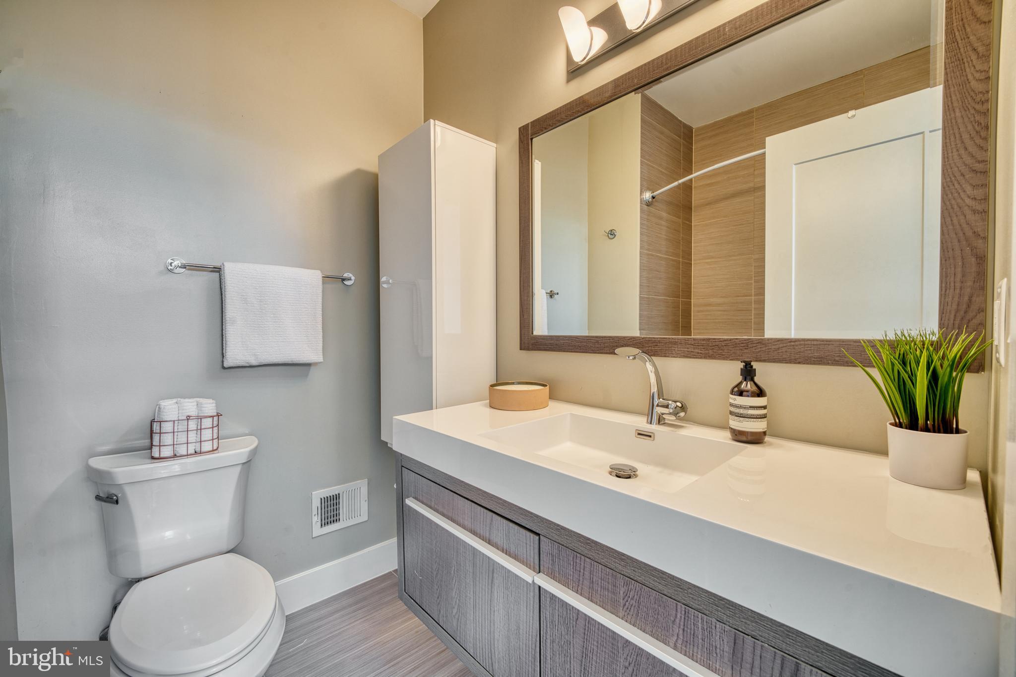 52 Quincy PLACE NE Unit: 2