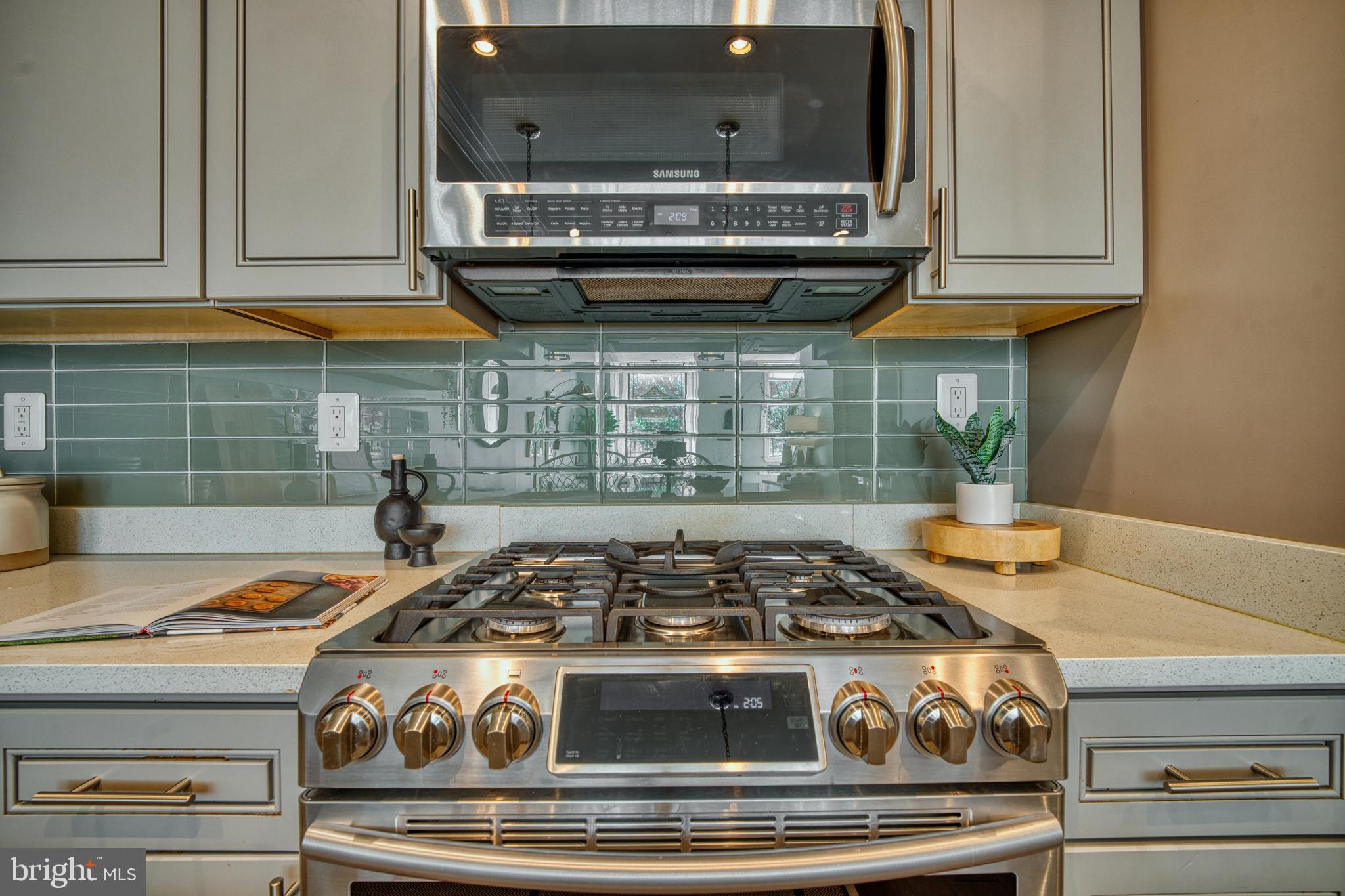 52 Quincy PLACE NE Unit: 2