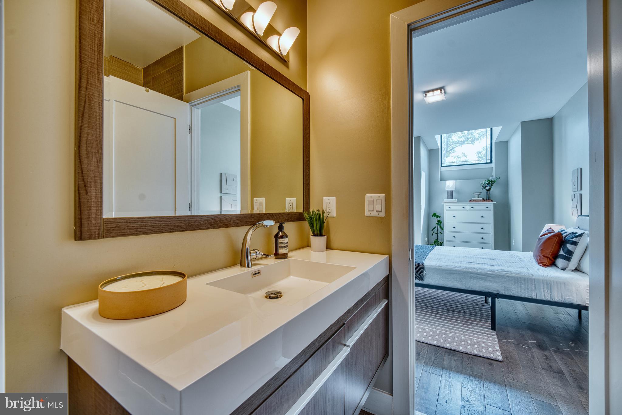 52 Quincy PLACE NE Unit: 2