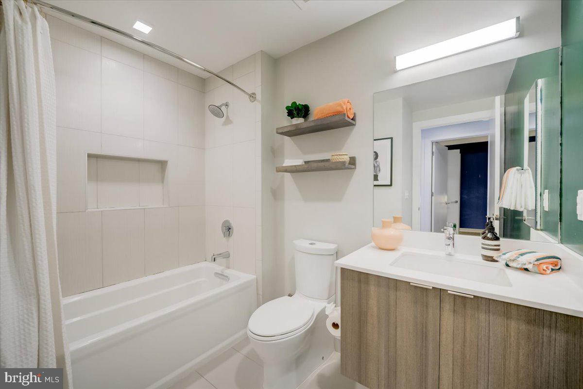 911 2nd STREET NE Unit: 104