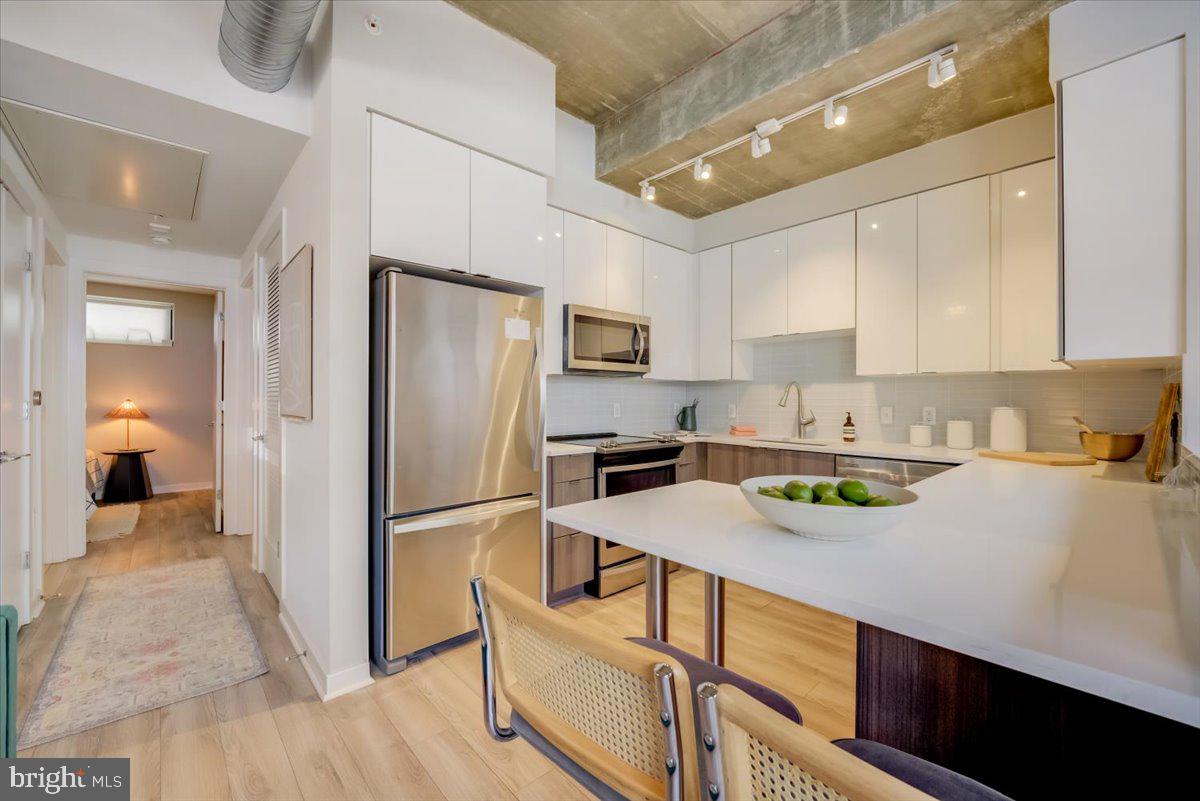 911 2nd STREET NE Unit: 104