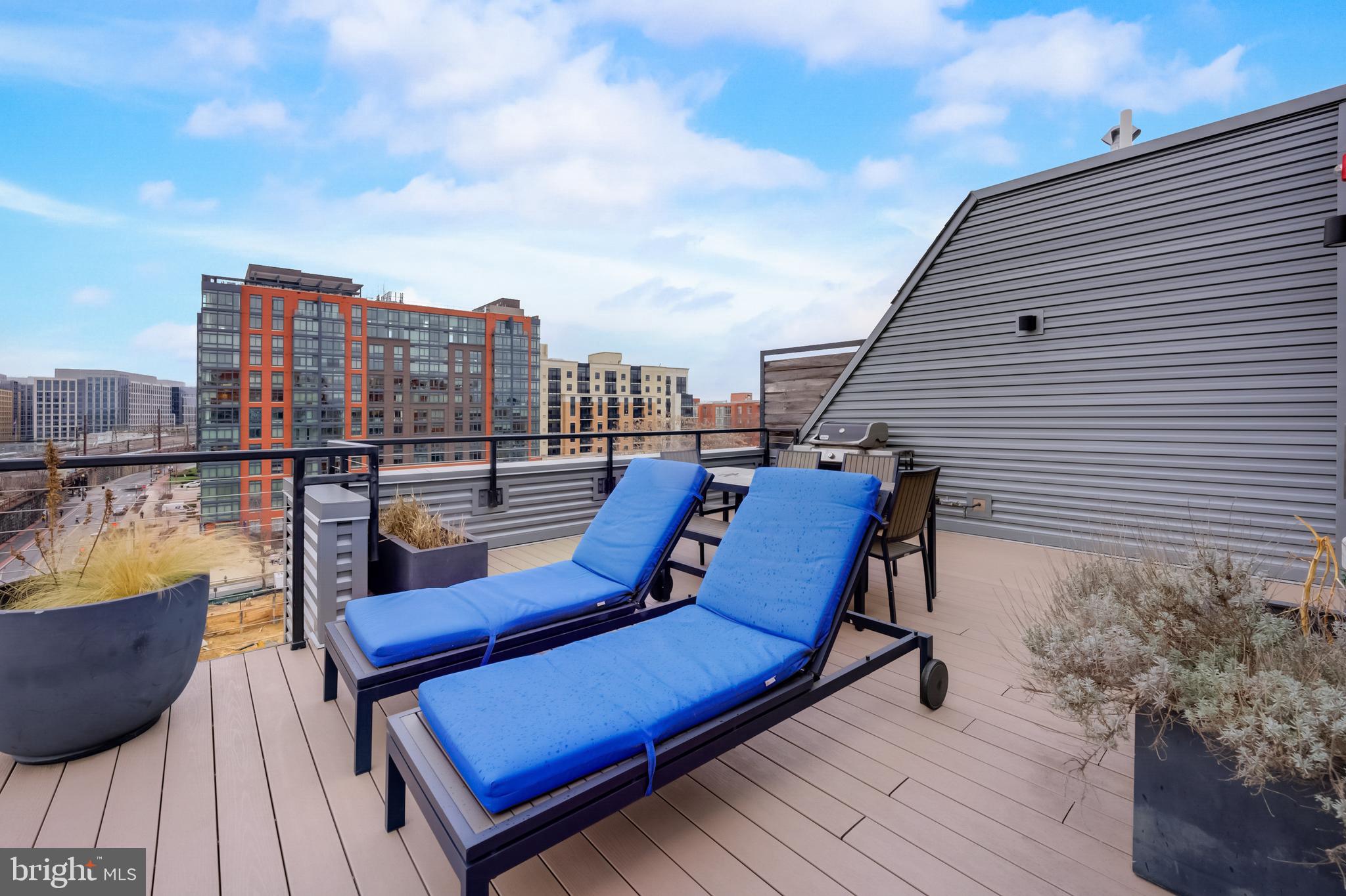 911 2nd STREET NE Unit: 104