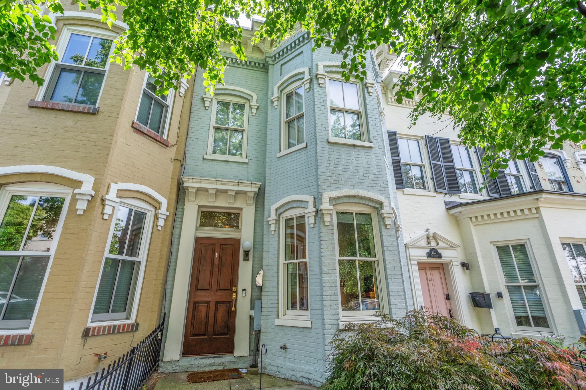 127 D St SE