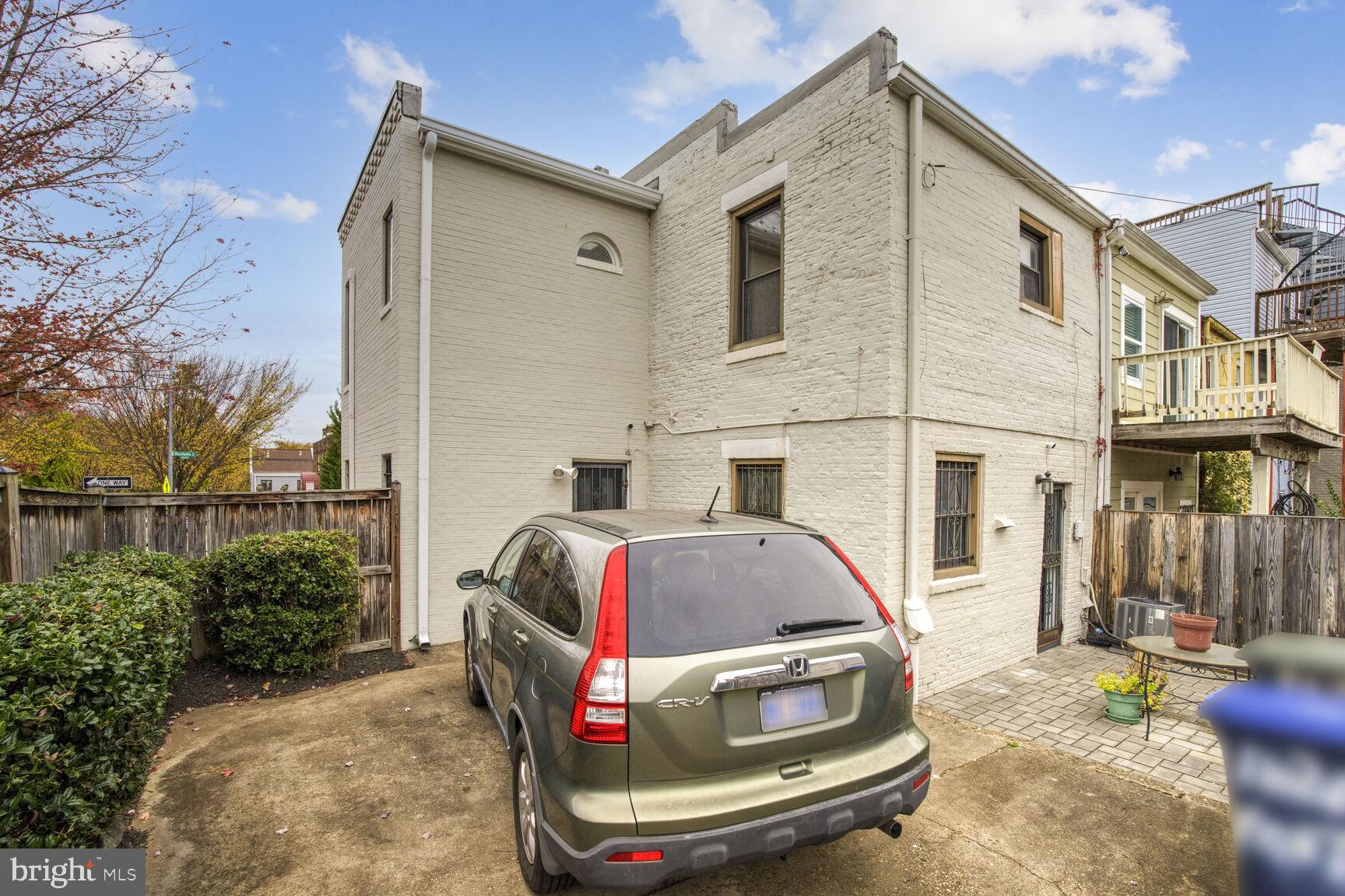 1621 Montello Ave NE