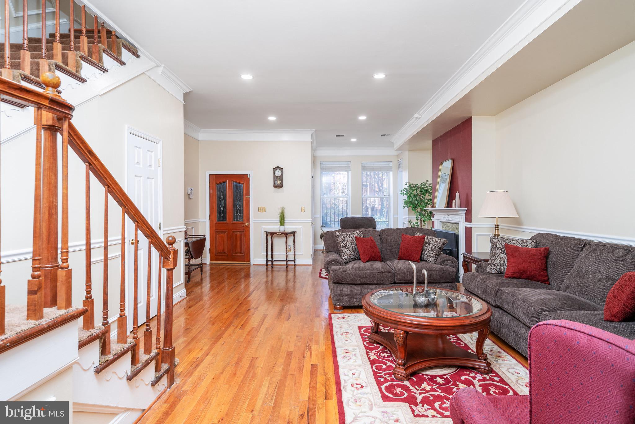 2226 1st St NW