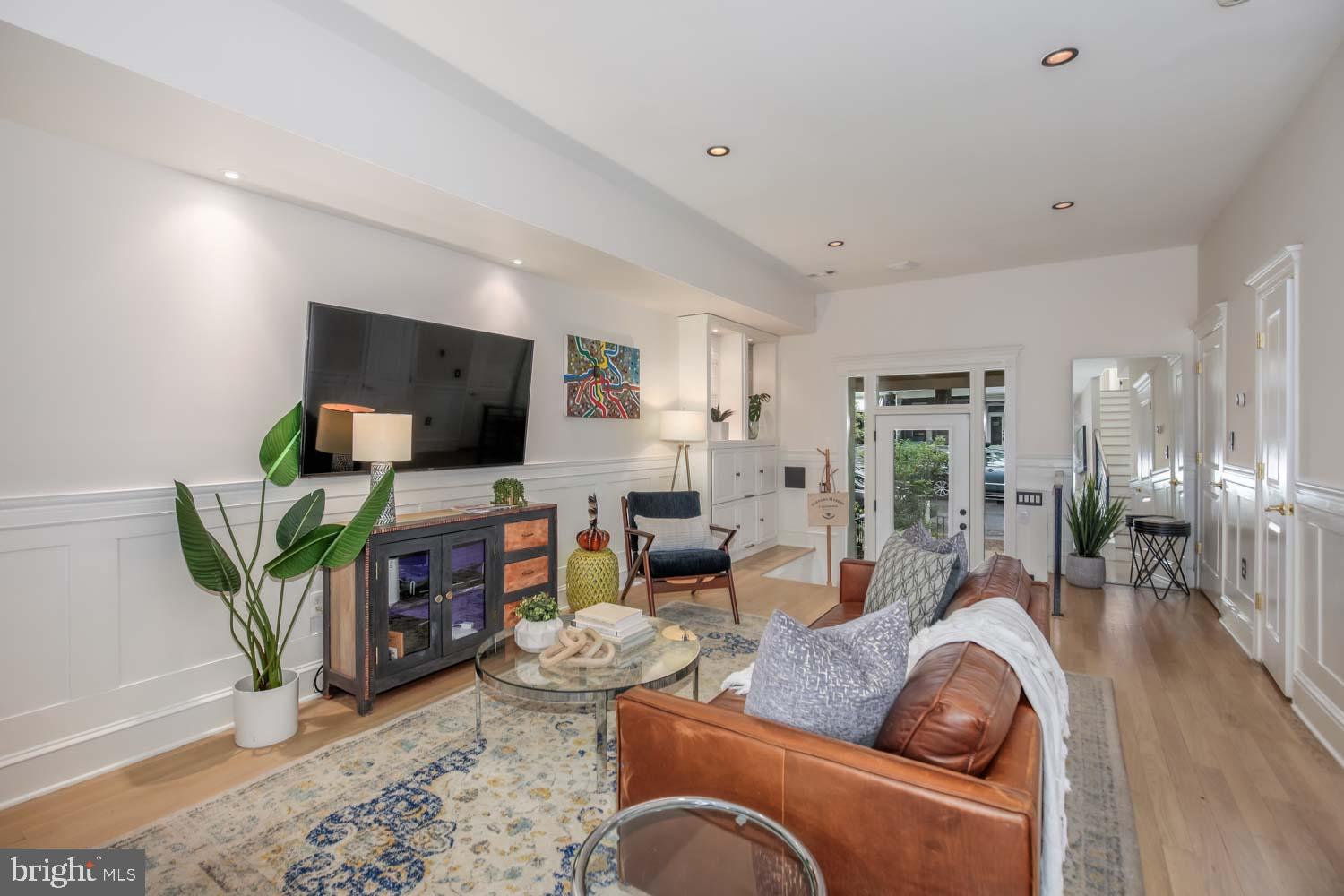 618 Jefferson St NW