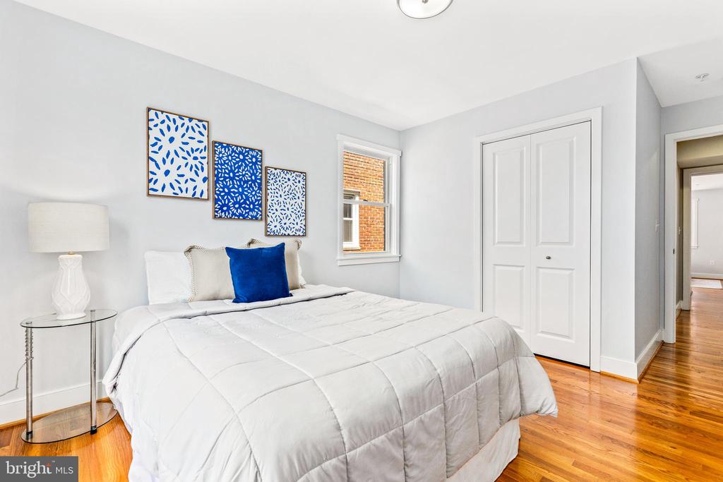 1628 C St SE #201