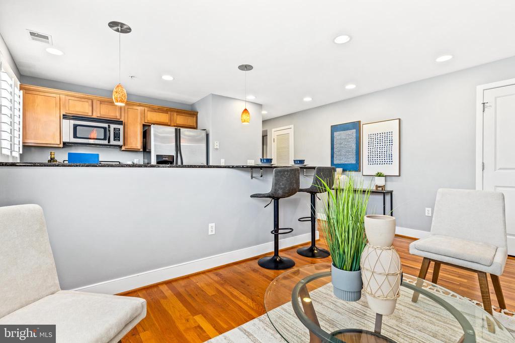 1628 C St SE #201