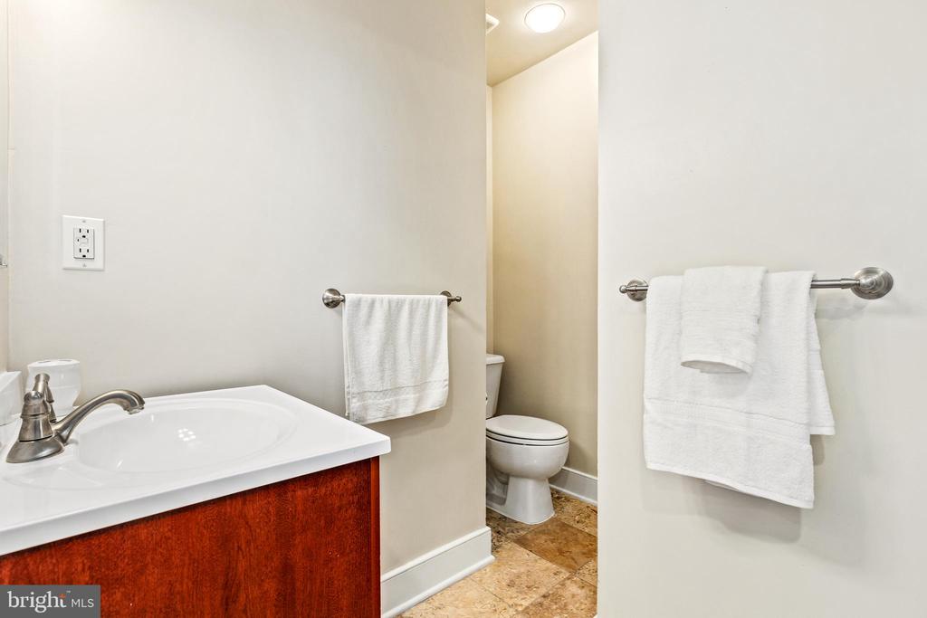 1628 C St SE #201